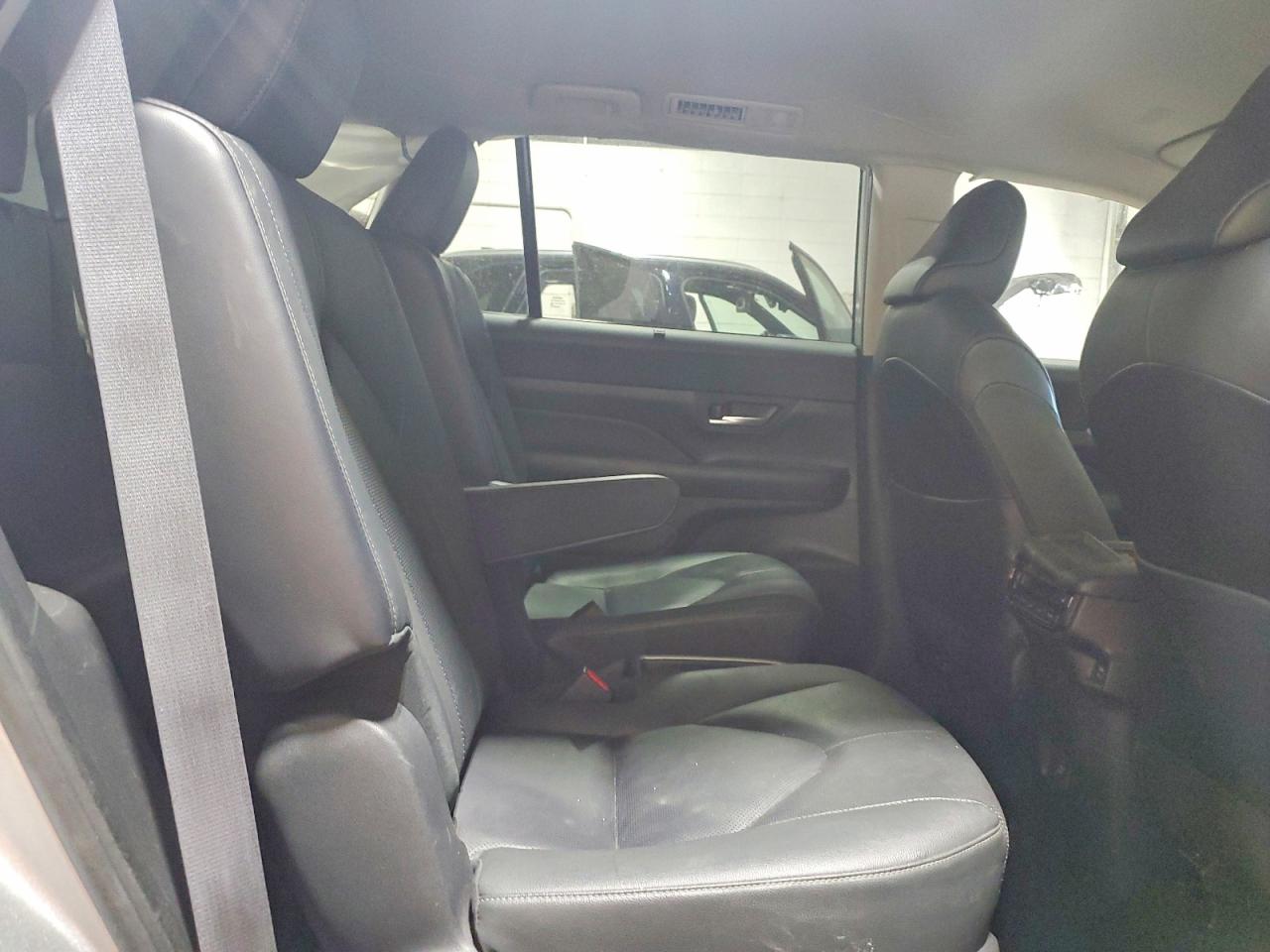 Toyota Grand High Limited