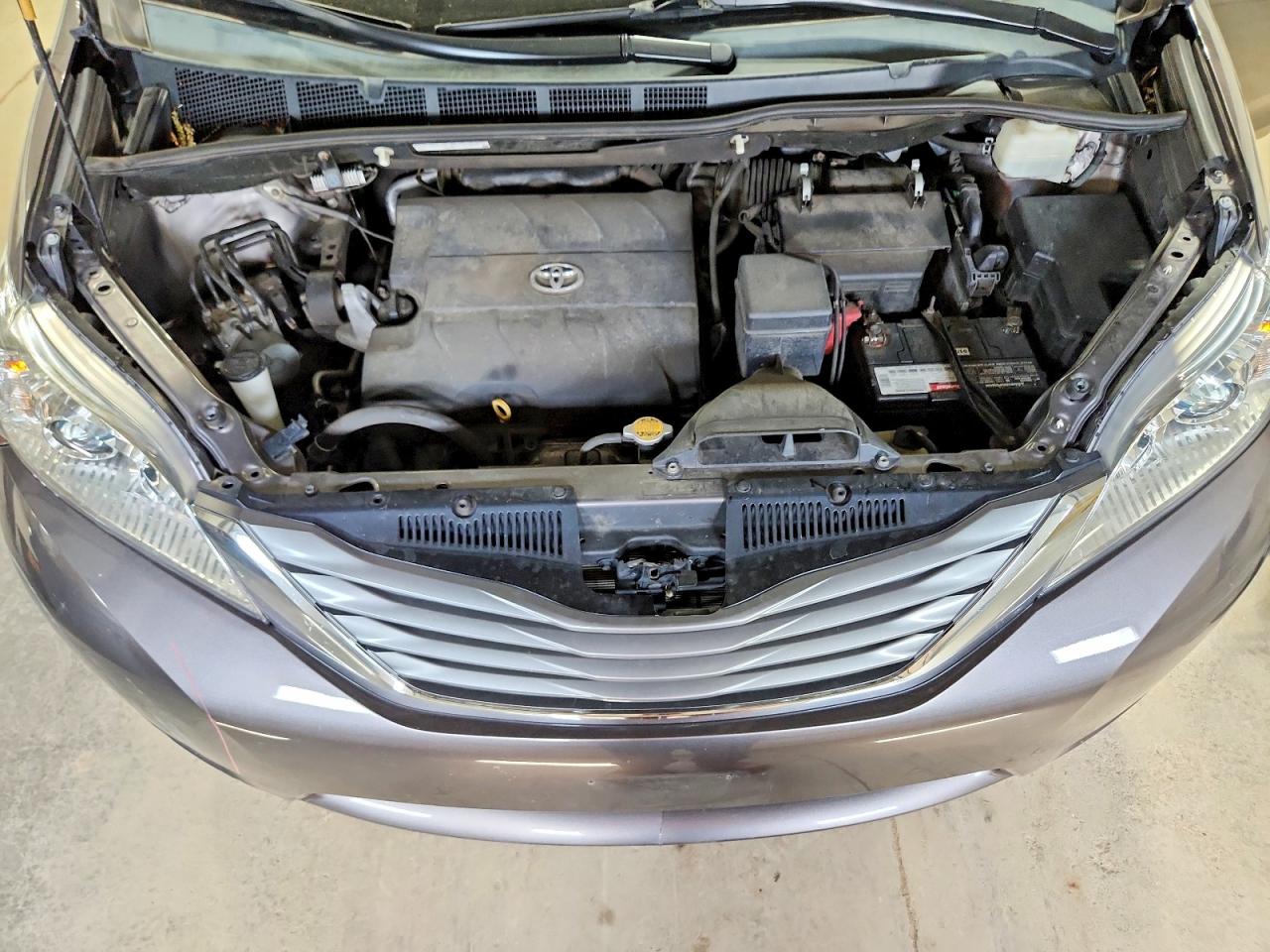 Toyota Sienna Xle 7-passenger