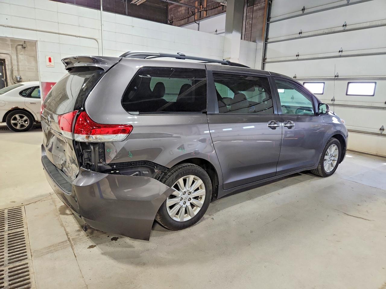 Toyota Sienna Xle 7-passenger