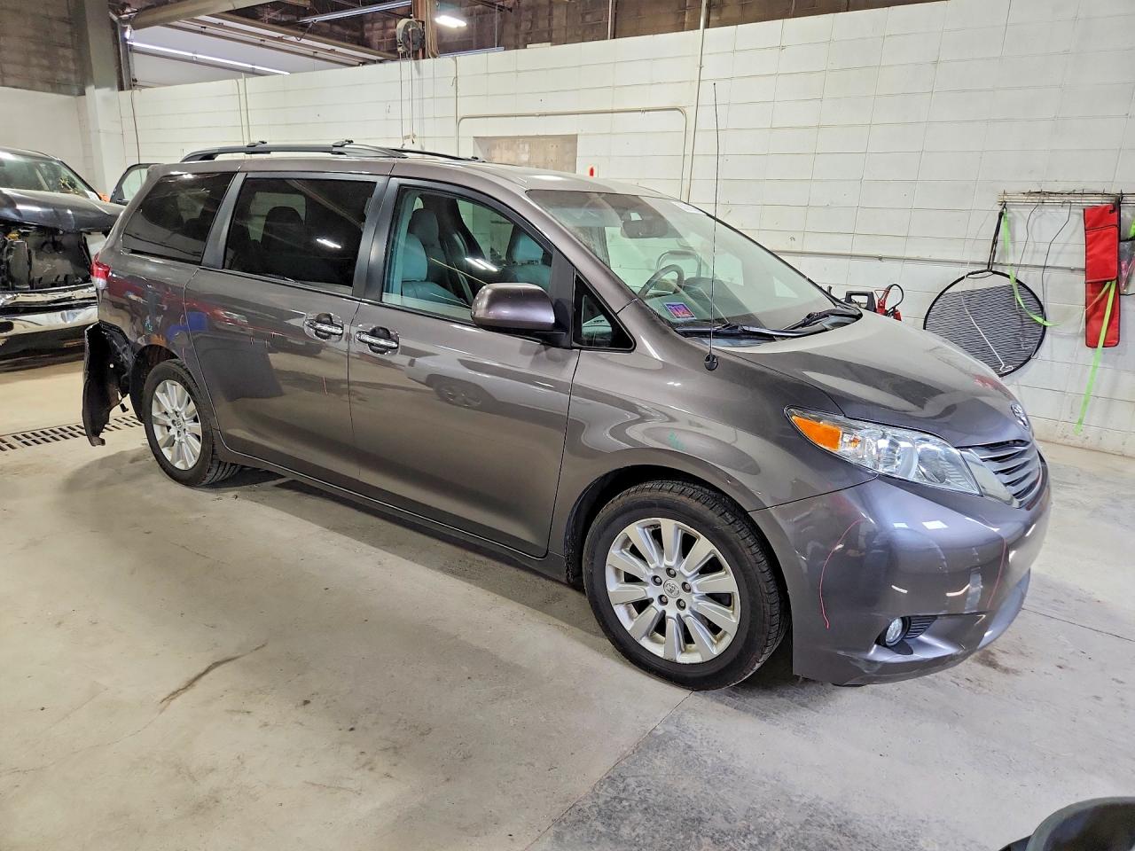 Toyota Sienna Xle 7-passenger