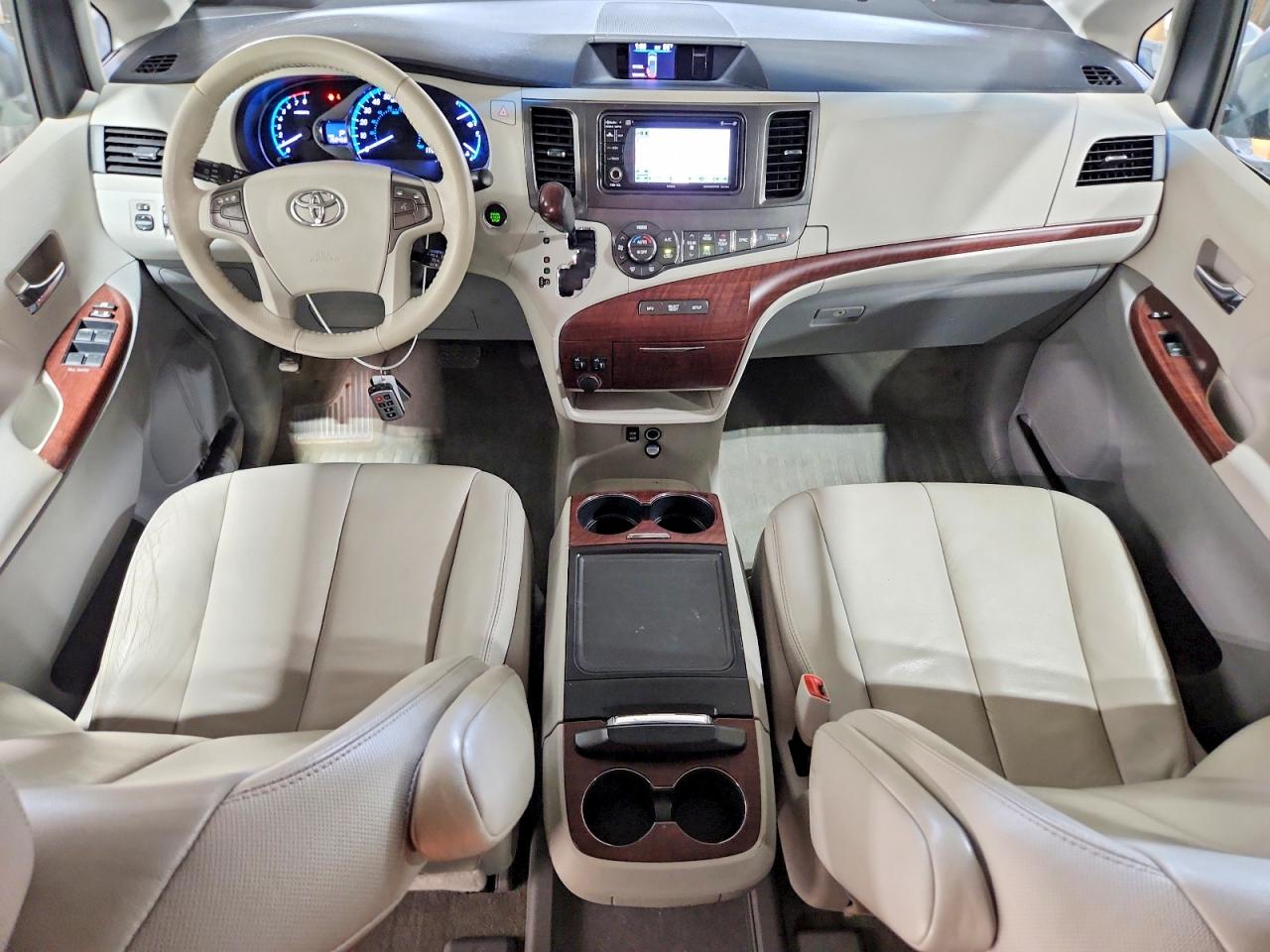 Toyota Sienna Xle 7-passenger