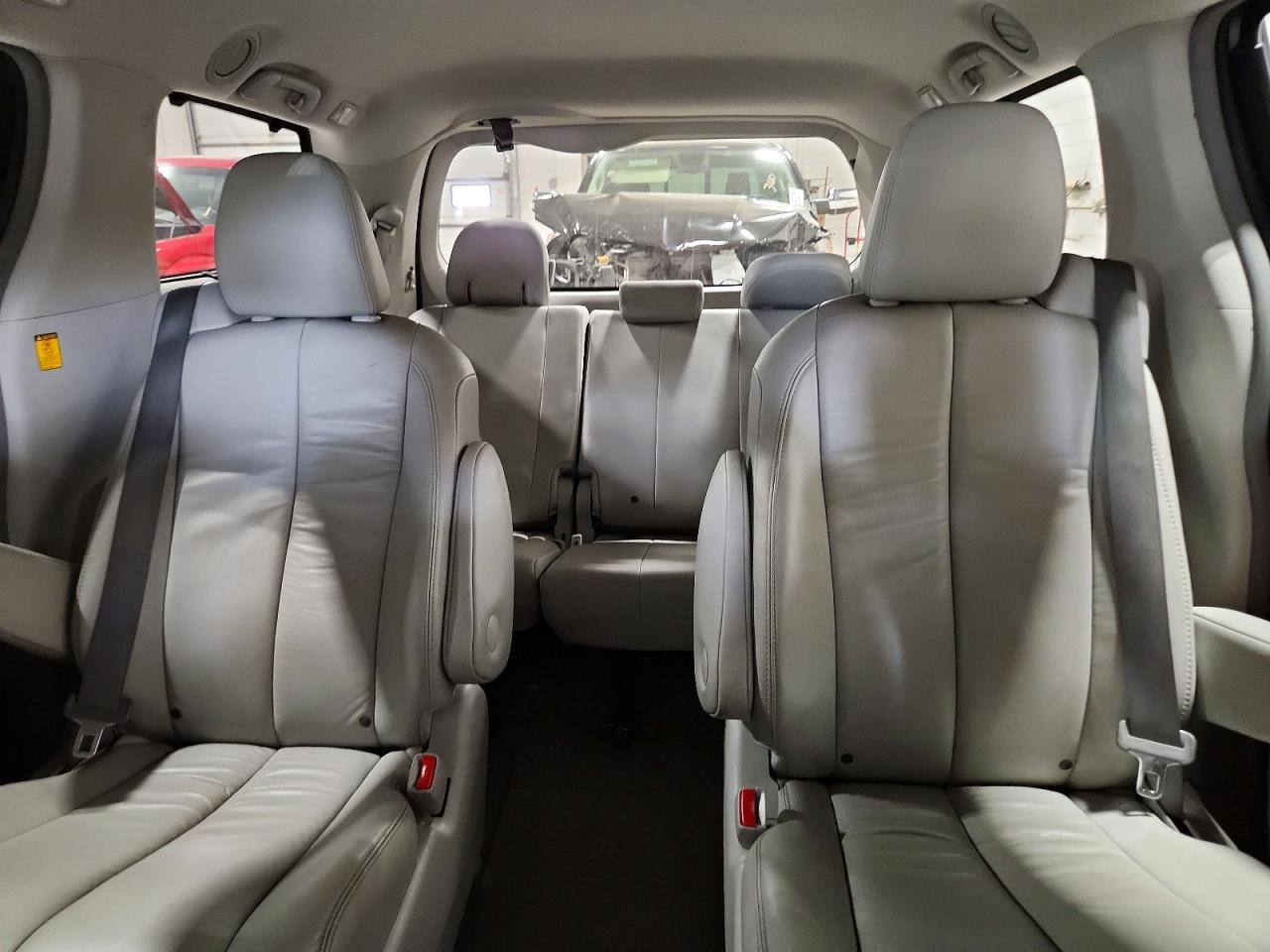 Toyota Sienna Xle 7-passenger