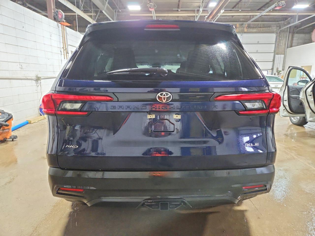 Toyota Grand High Xle
