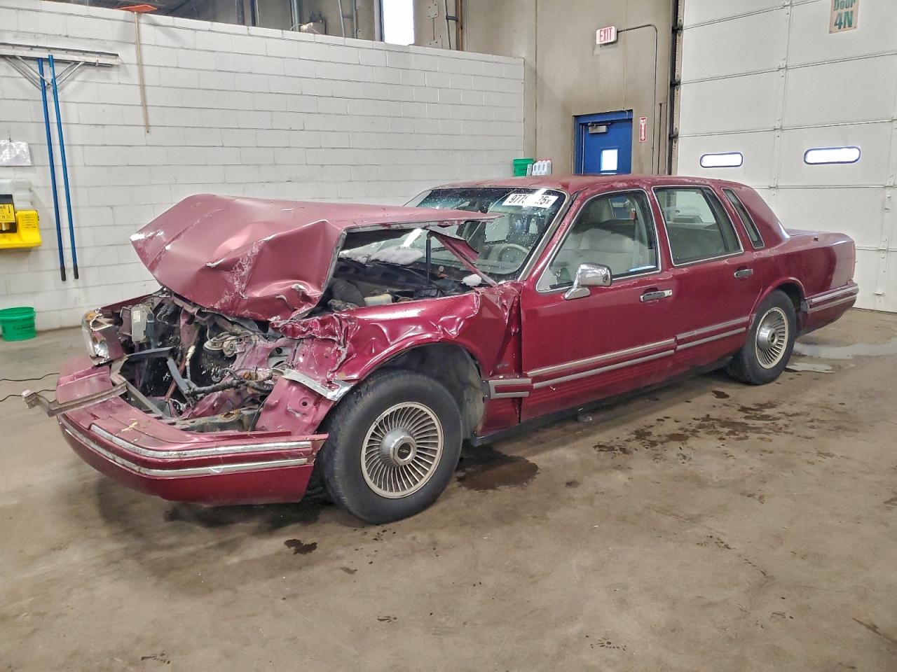Salvage Lincoln Towncar Image