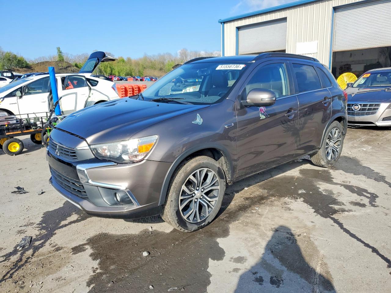 Salvage Mitsubishi Outlander Image