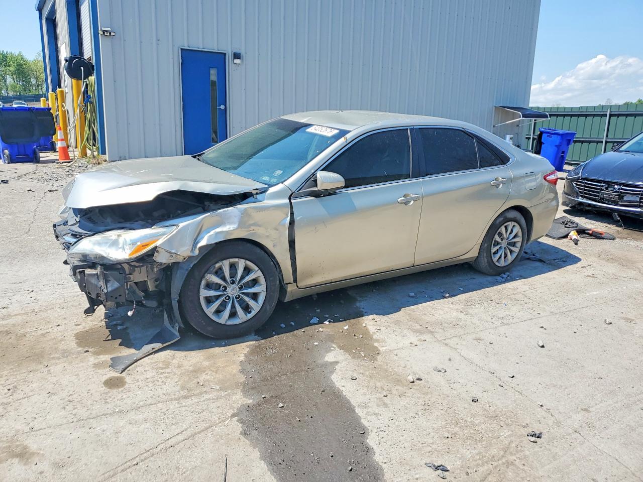 Salvage Toyota Camry Image