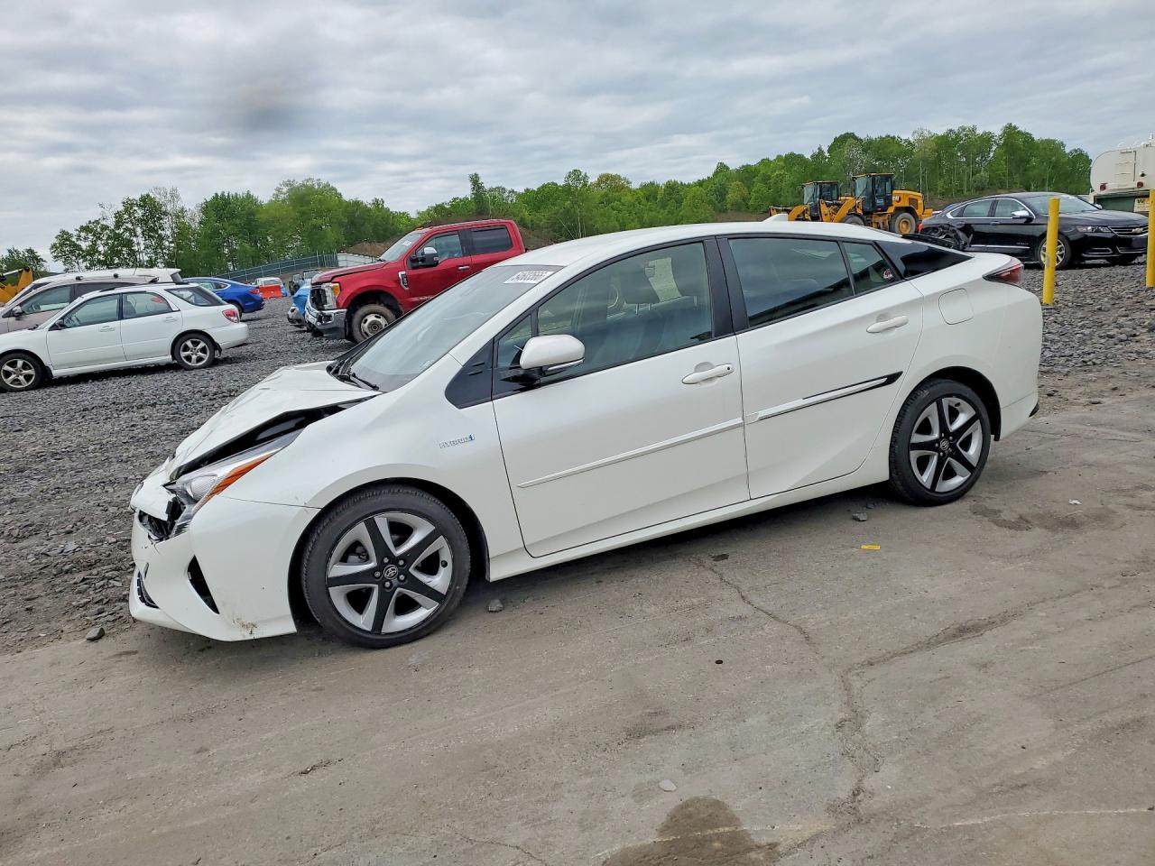 Salvage Toyota Prius Image