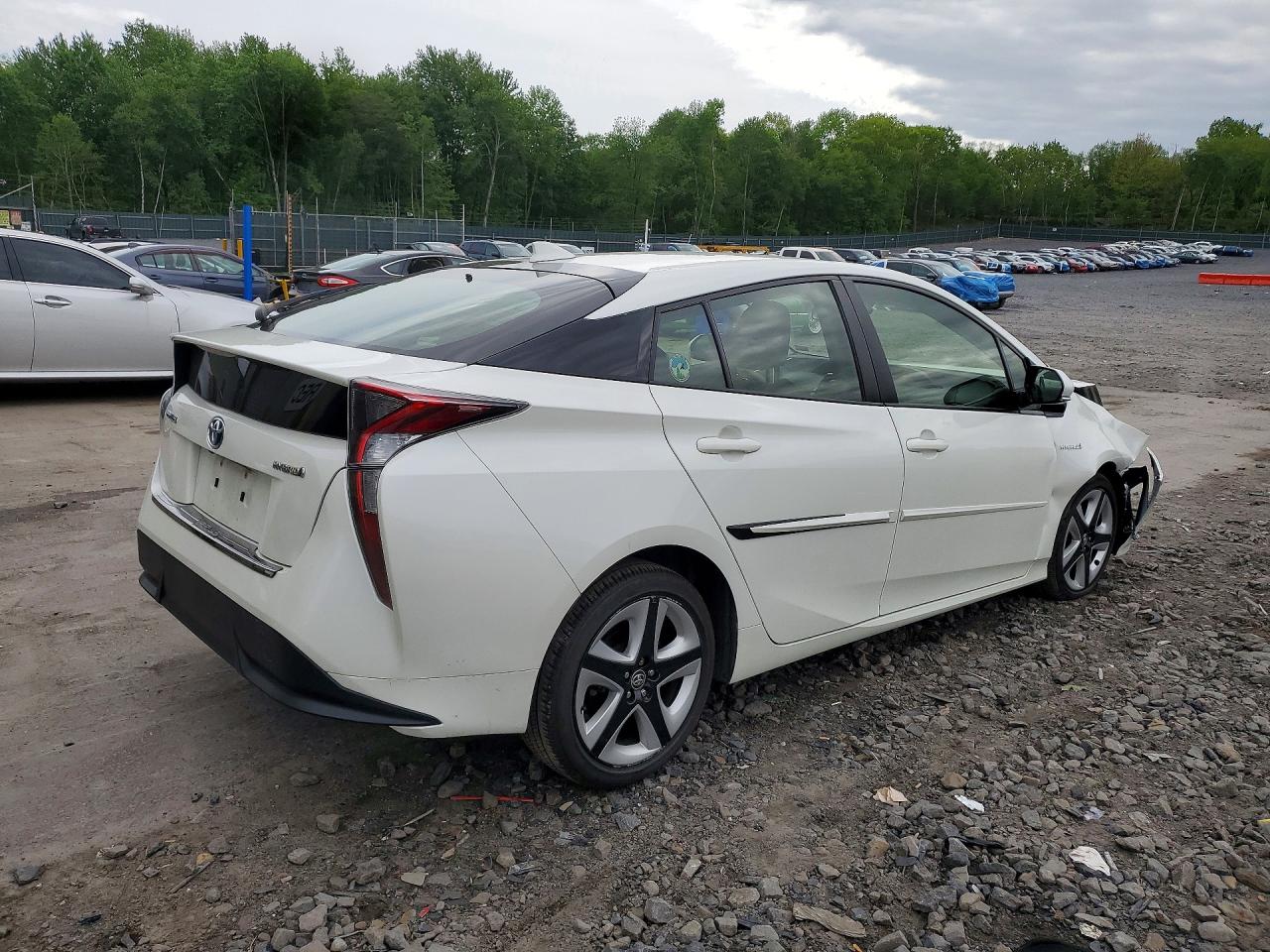 Toyota Prius Three Touring