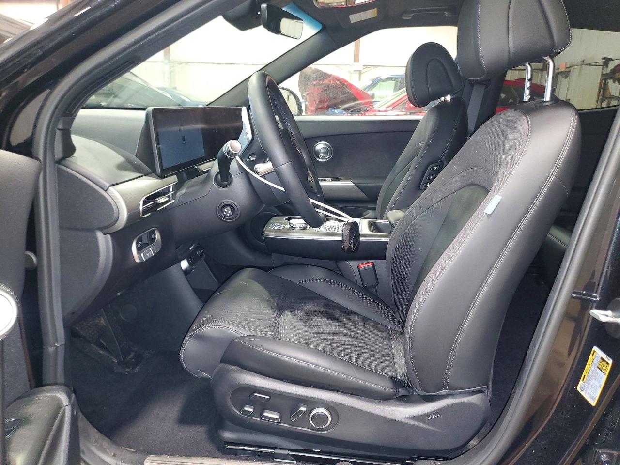 Genesis GV60 Standard