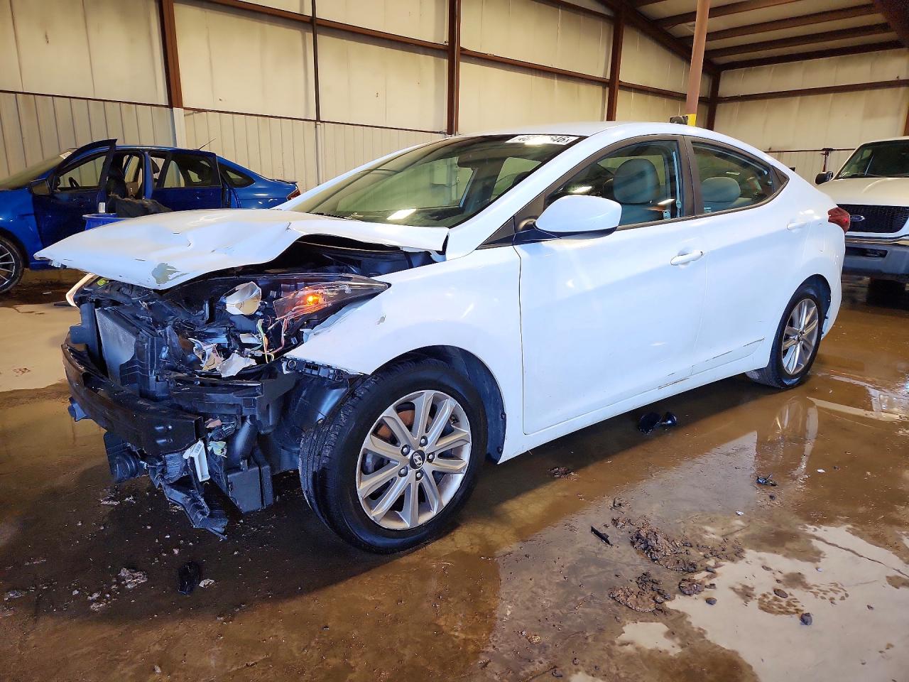 Salvage Hyundai ELANTRA Image