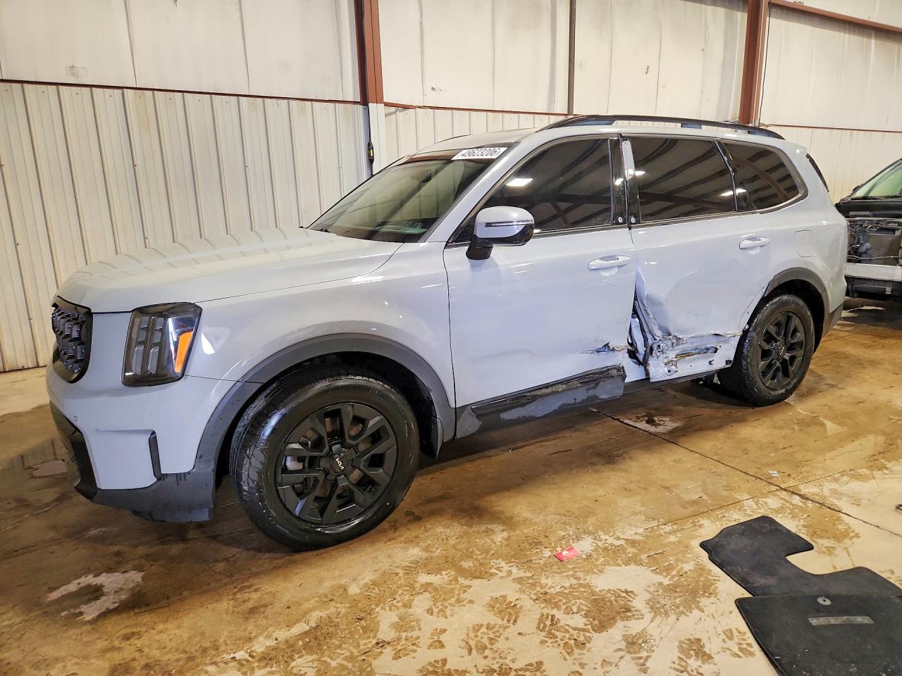 Salvage Kia Telluride Image