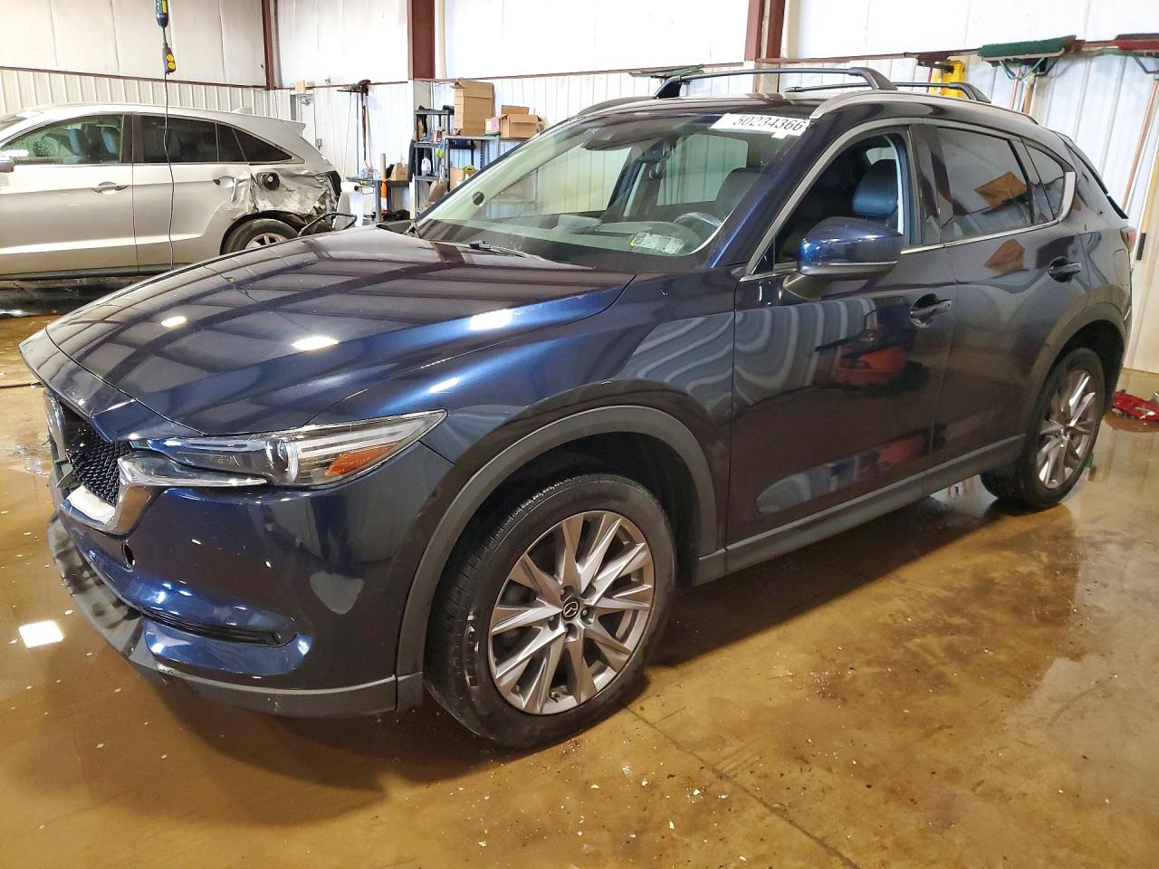 Salvage Mazda Cx Image