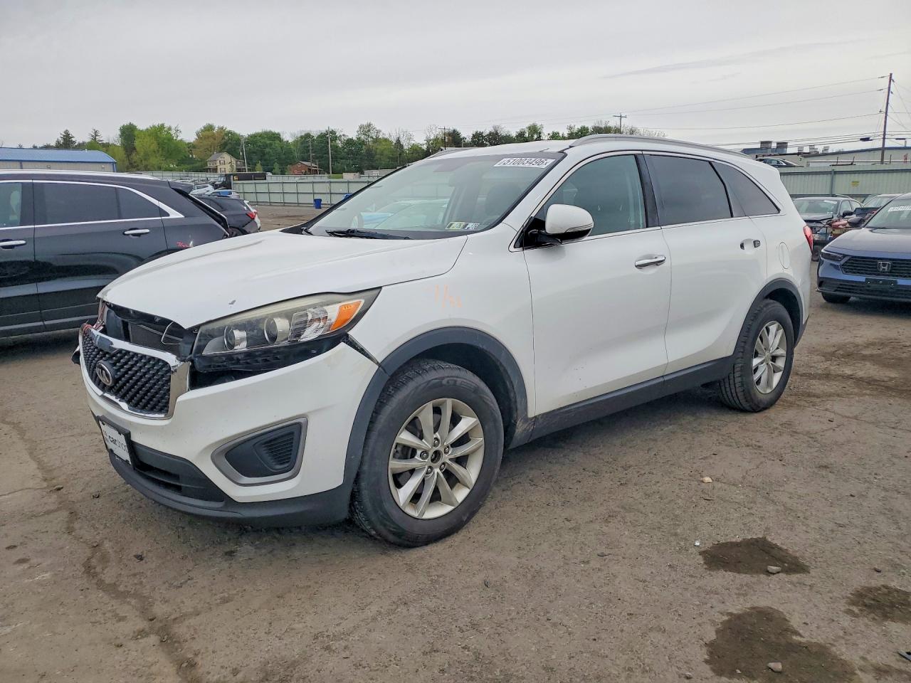 Salvage Kia Sorento Image