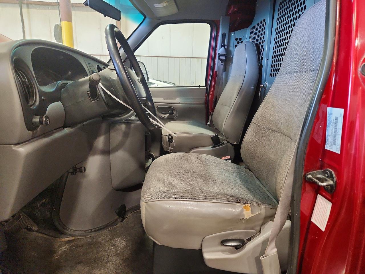 Ford Econoline E150 Van