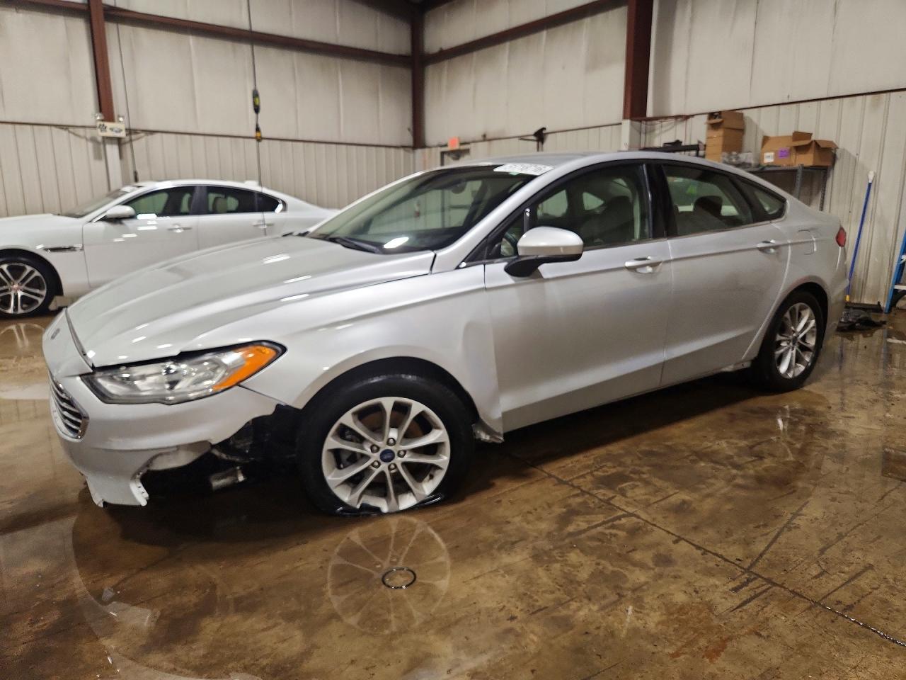 Salvage Ford Fusion Image