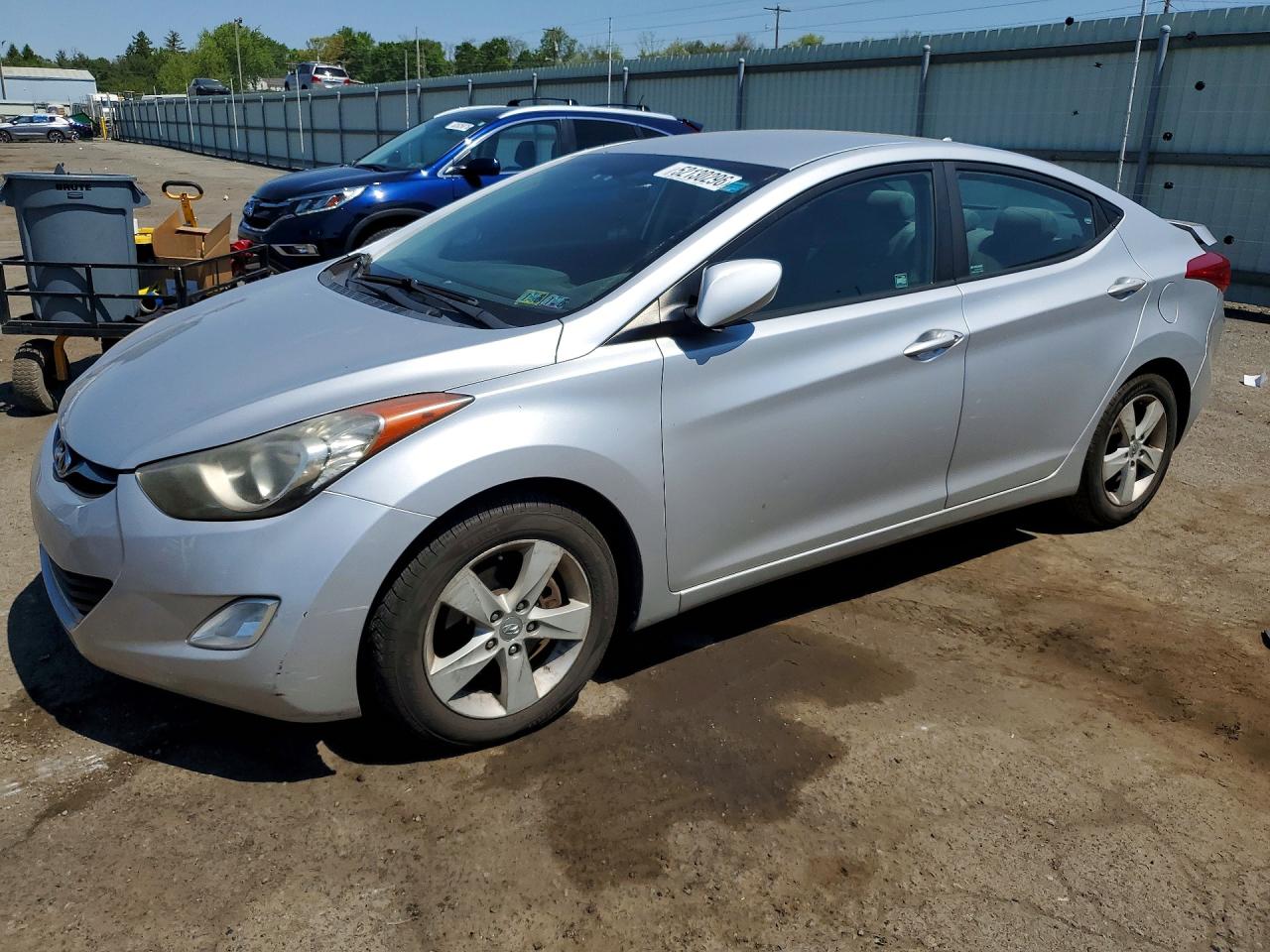 Salvage Hyundai ELANTRA Image