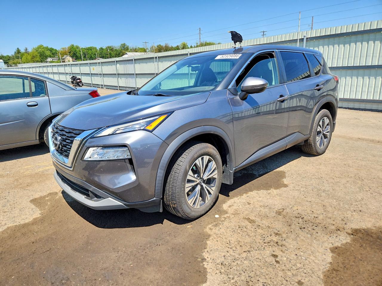 Salvage Nissan Rogue Image