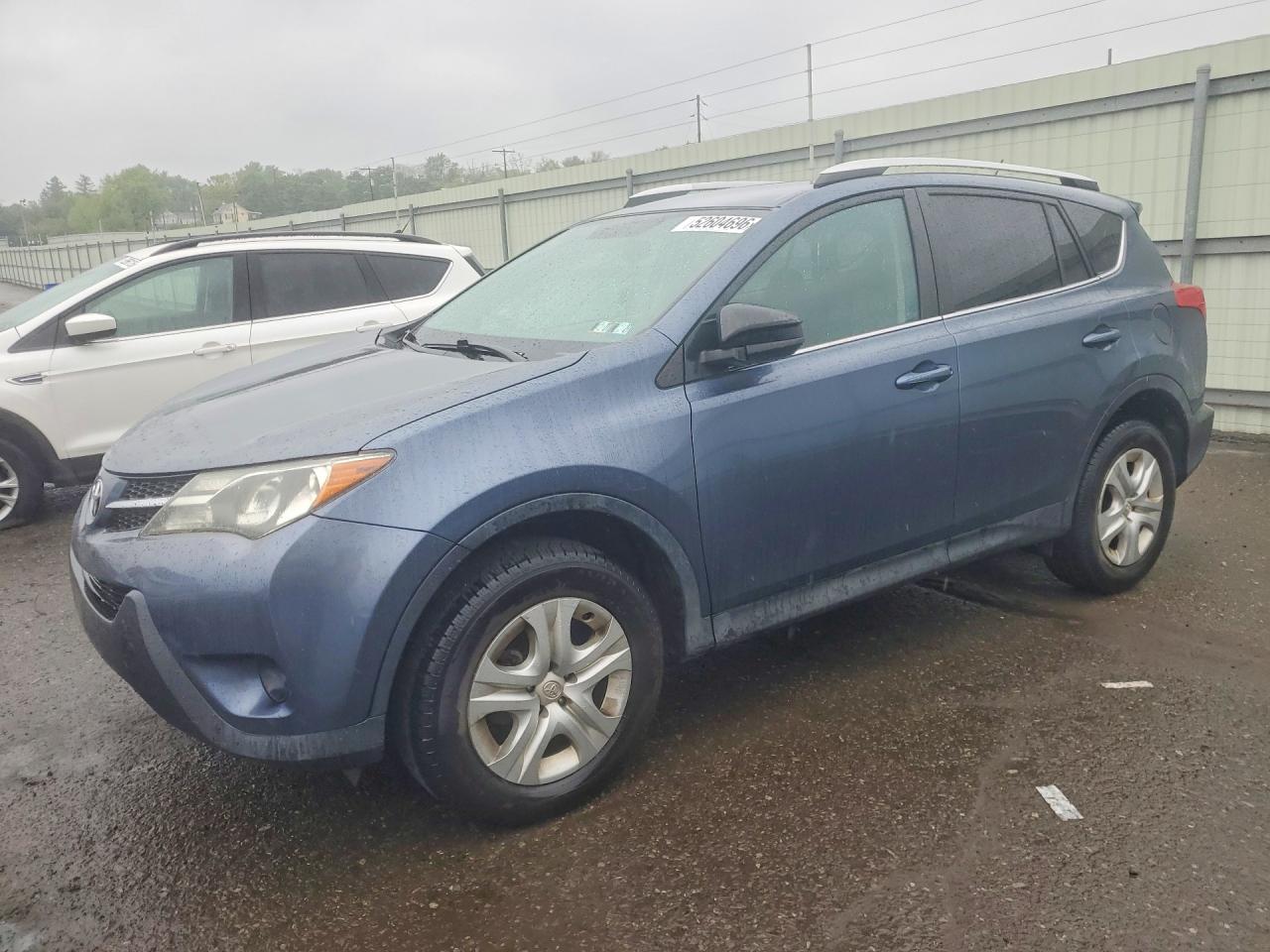 Salvage Toyota RAV4 Image