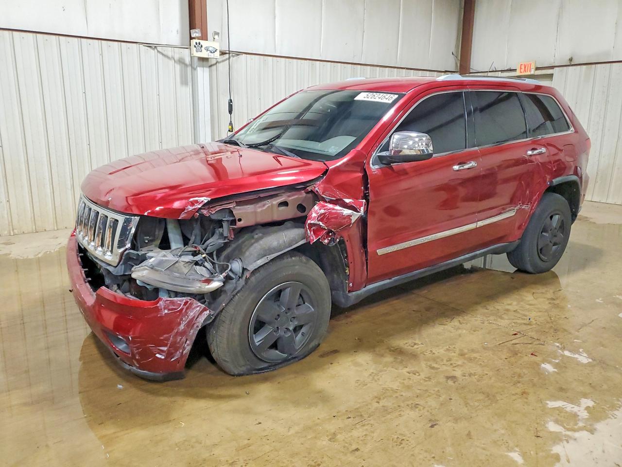 Salvage Jeep Cherokee Image