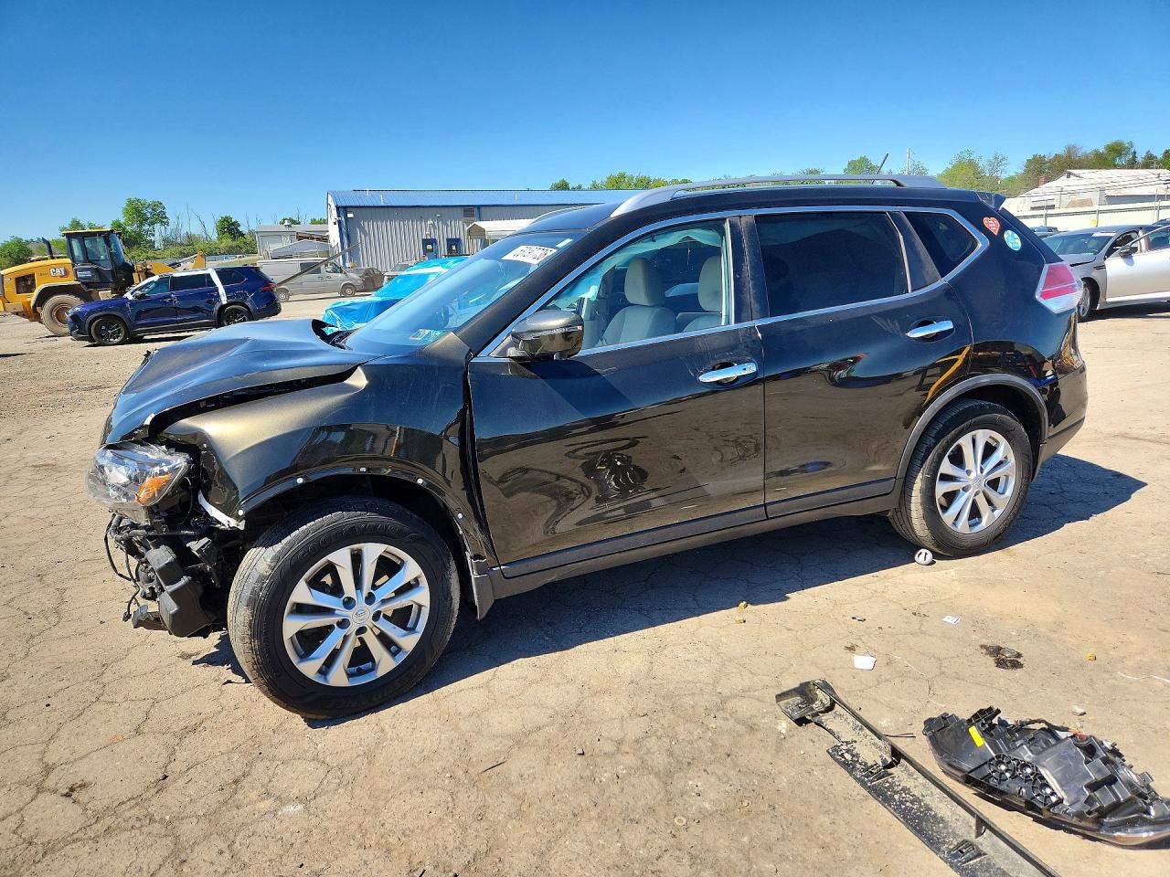 Salvage Nissan Rogue Image