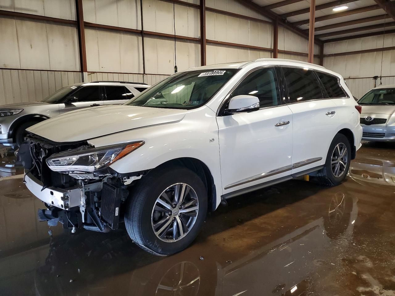 Salvage INFINITI Qx Image