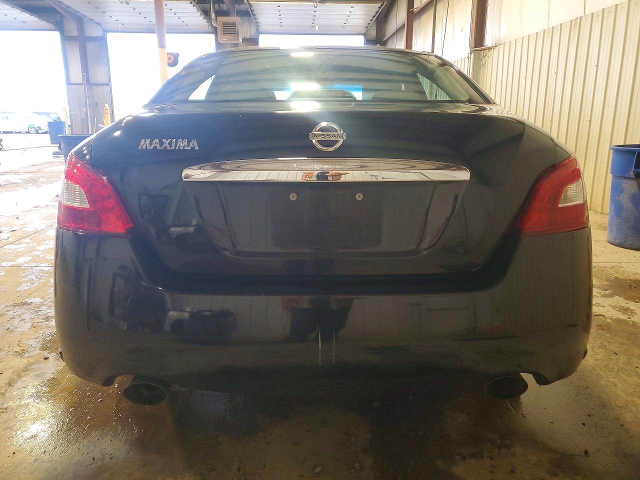 Nissan Maxima