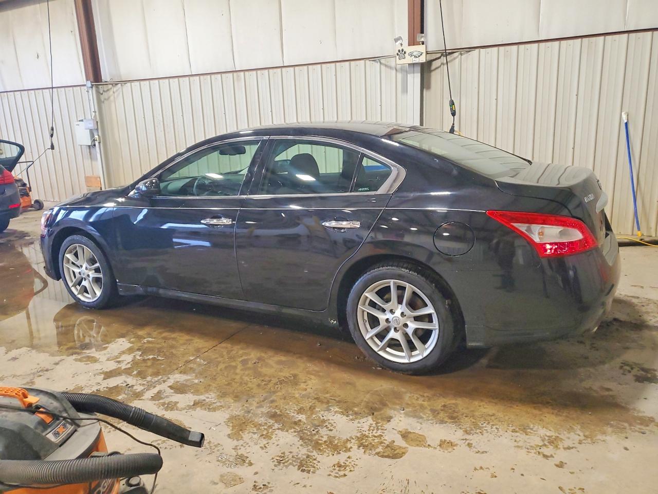 Nissan Maxima