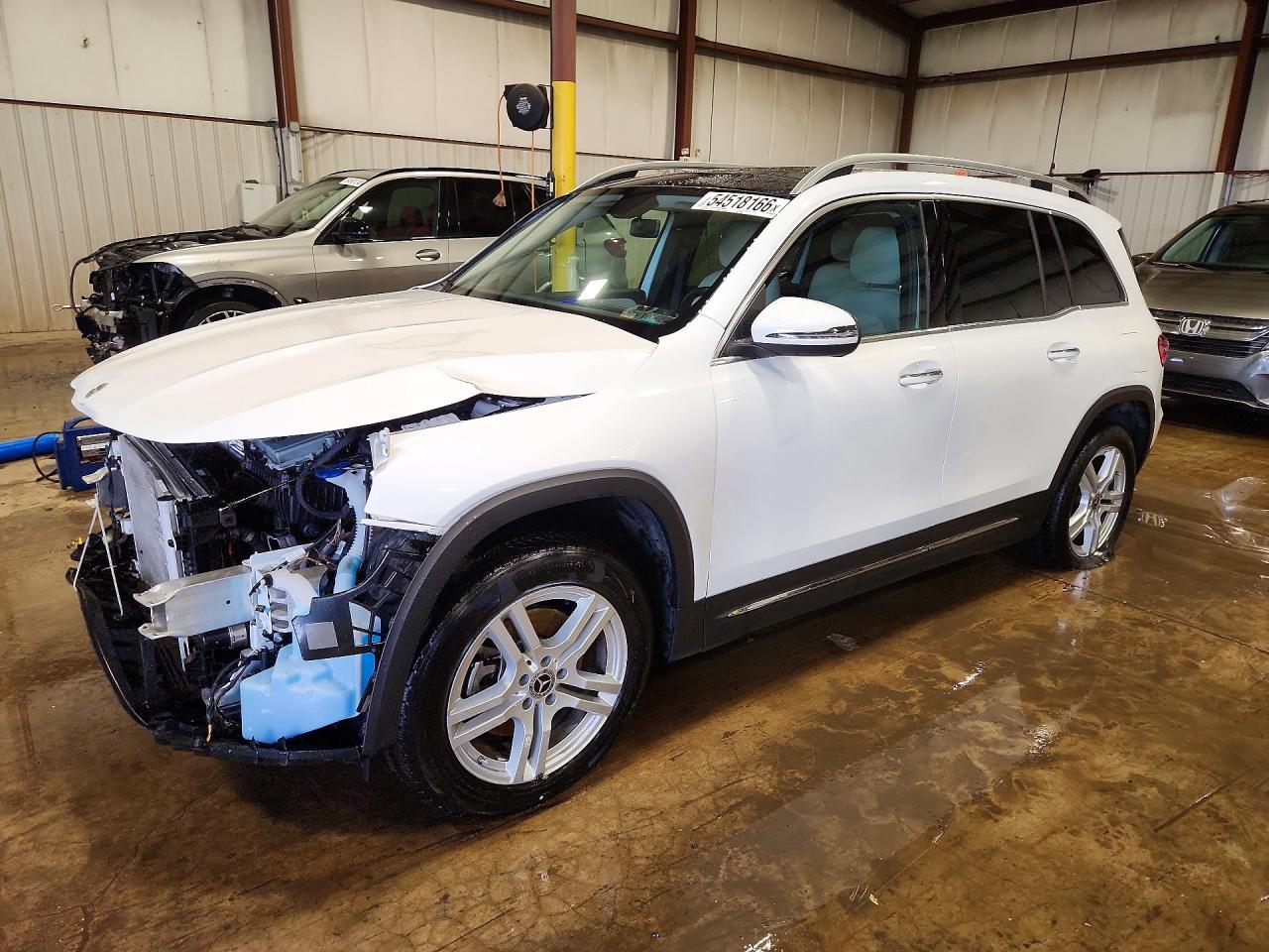 Salvage Mercedes-Benz GLB Image