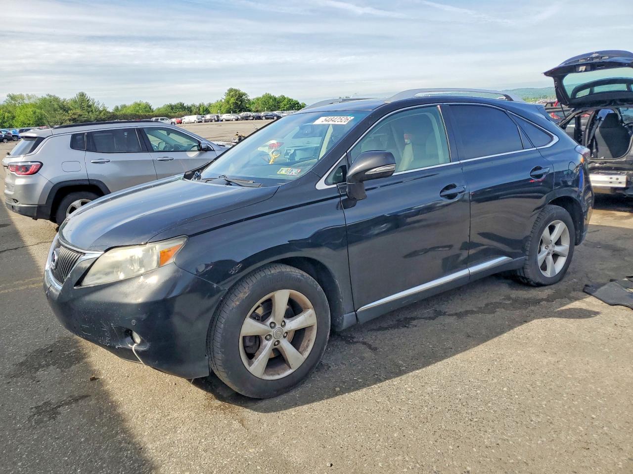 Salvage Lexus RX Image