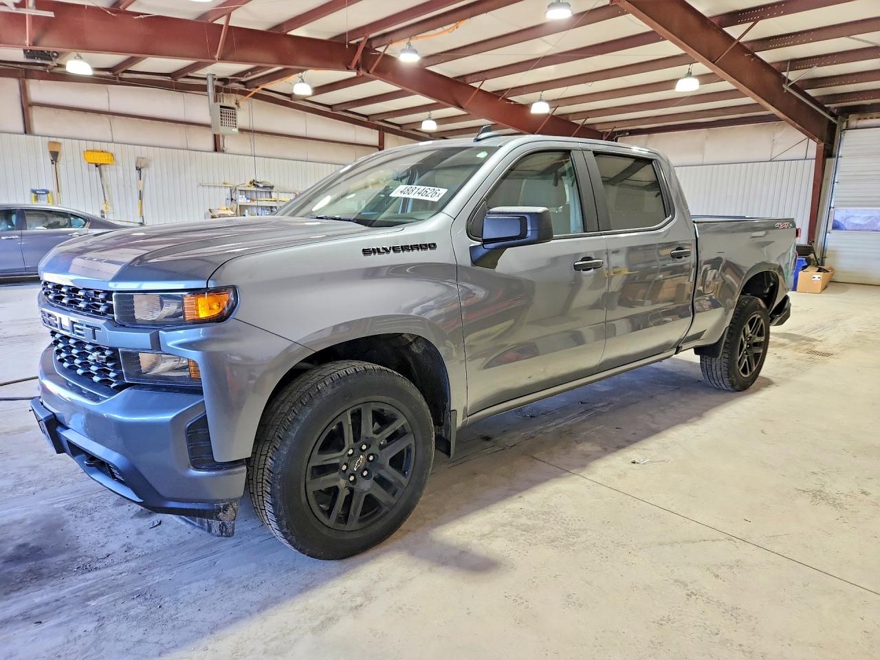 Salvage Chevrolet Silverado Image
