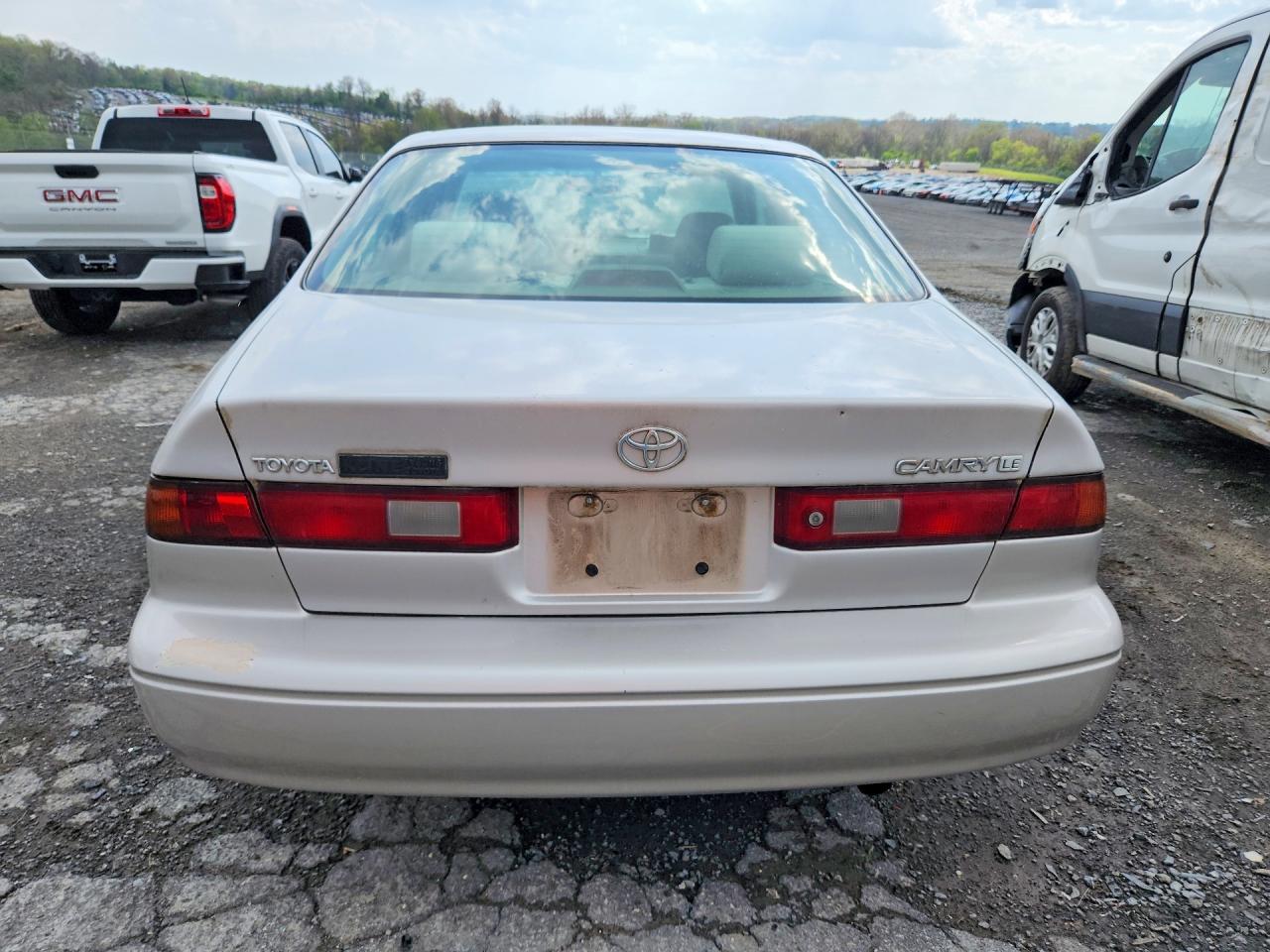 Toyota Camry Le