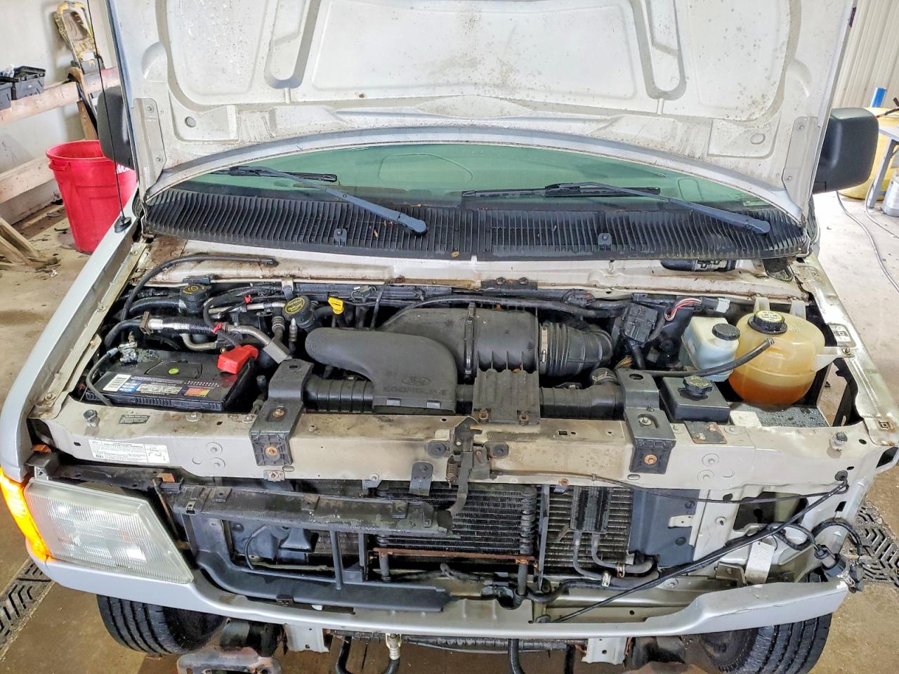 Ford Econoline E350 Super Duty Wagon