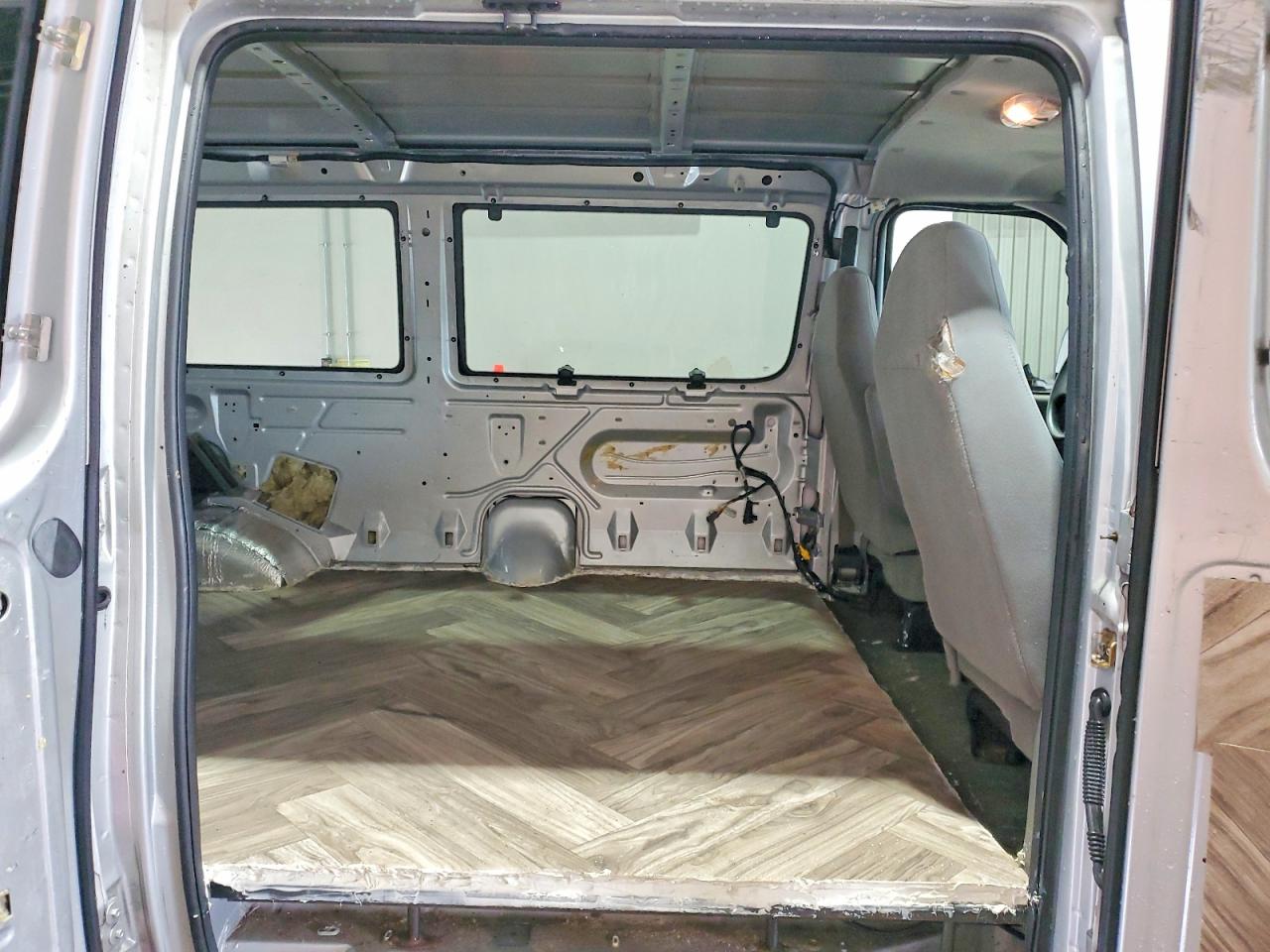 Ford Econoline E350 Super Duty Wagon