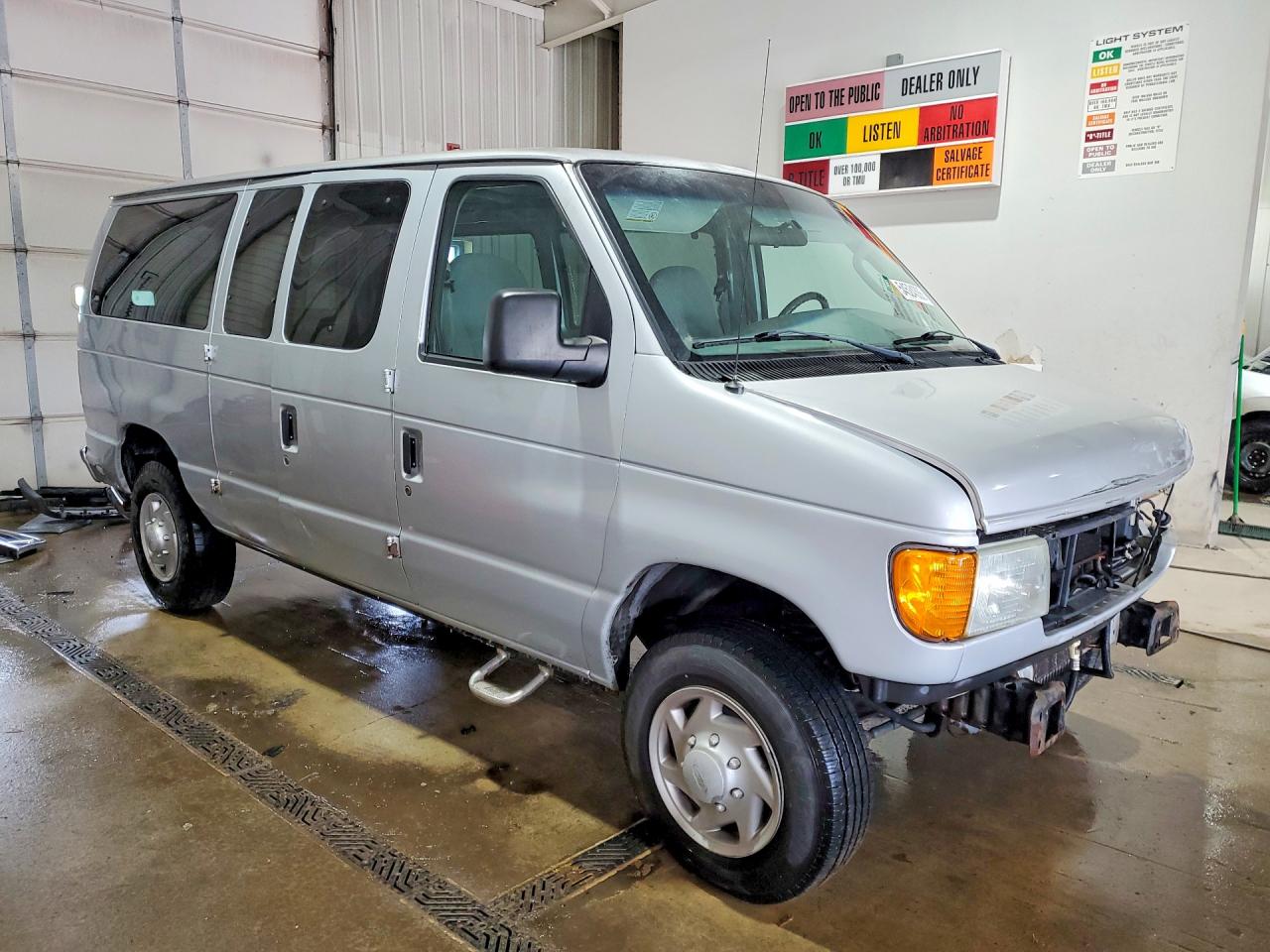 Ford Econoline E350 Super Duty Wagon