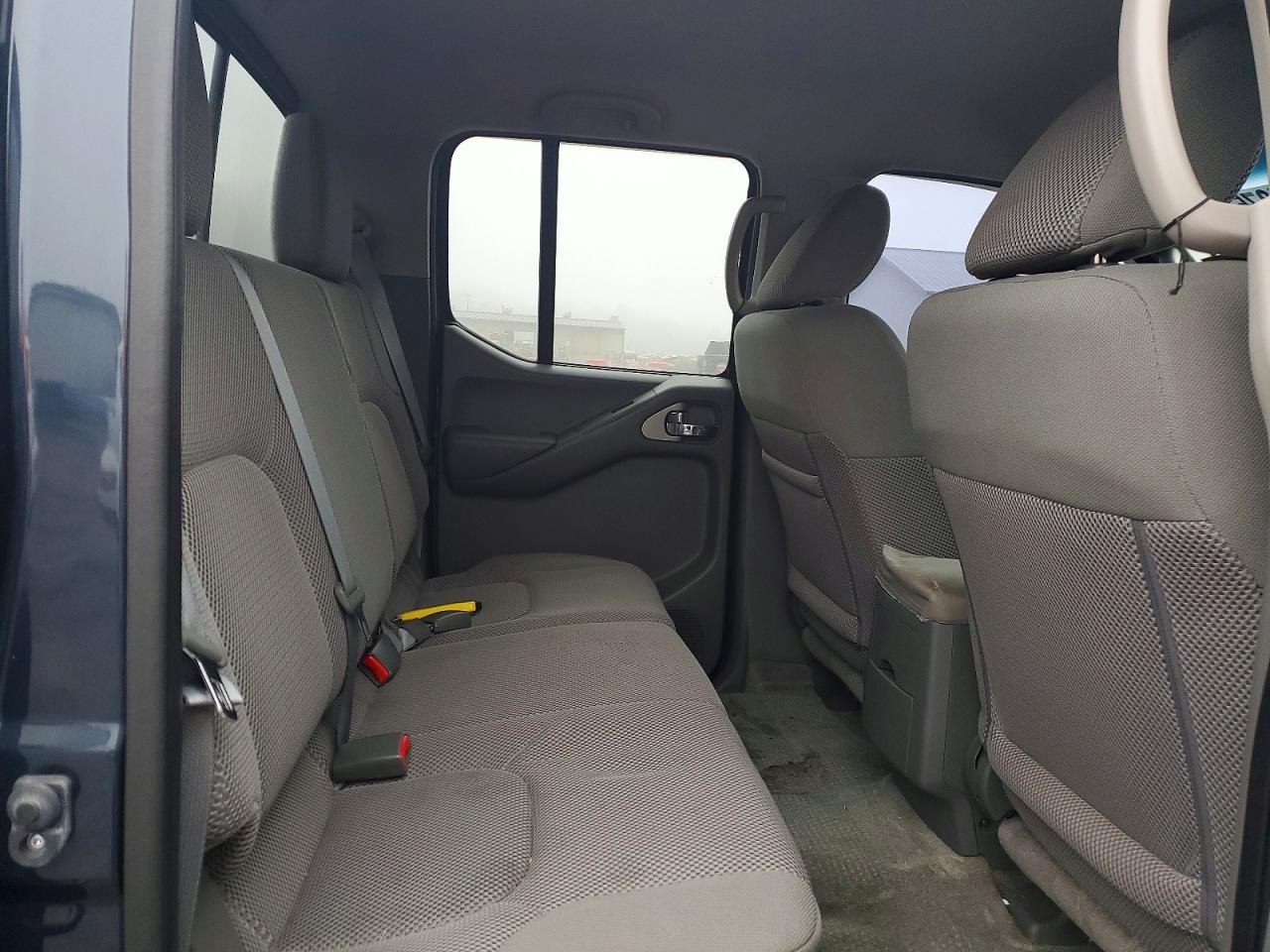 Nissan Frontier S