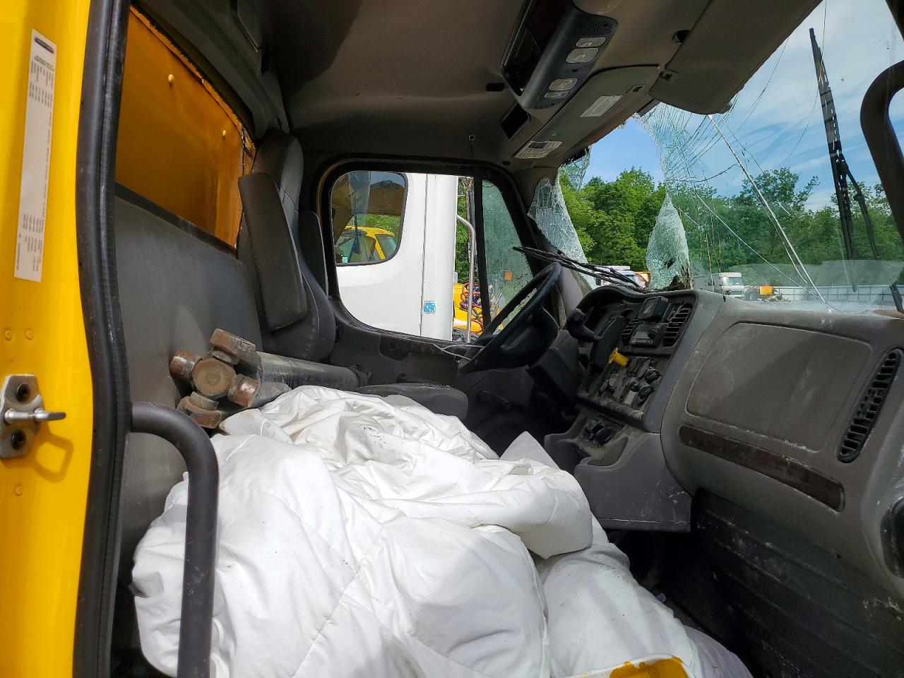 Freightliner M2 106 Medium Duty