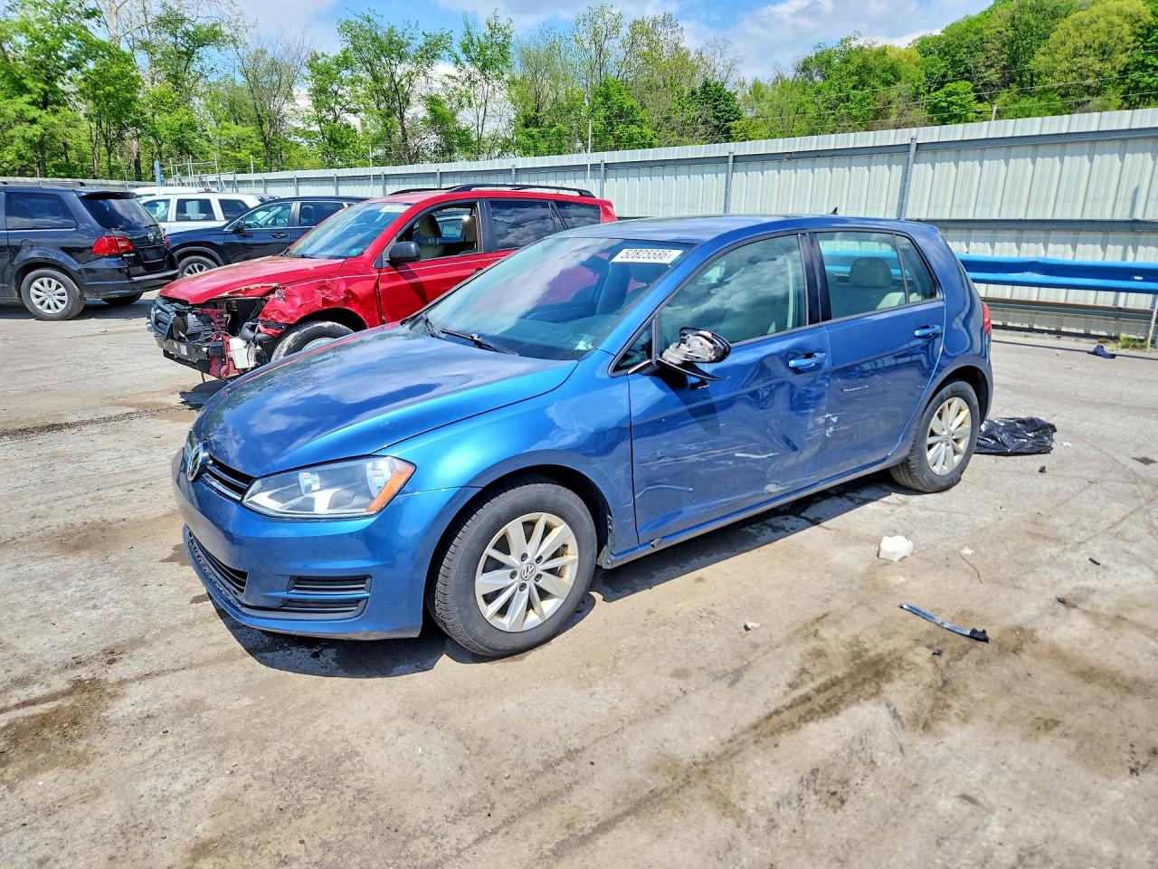 Salvage Volkswagen Golf Image