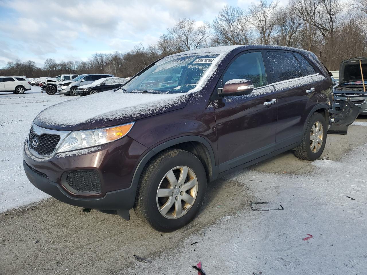 Salvage Kia Sorento Image