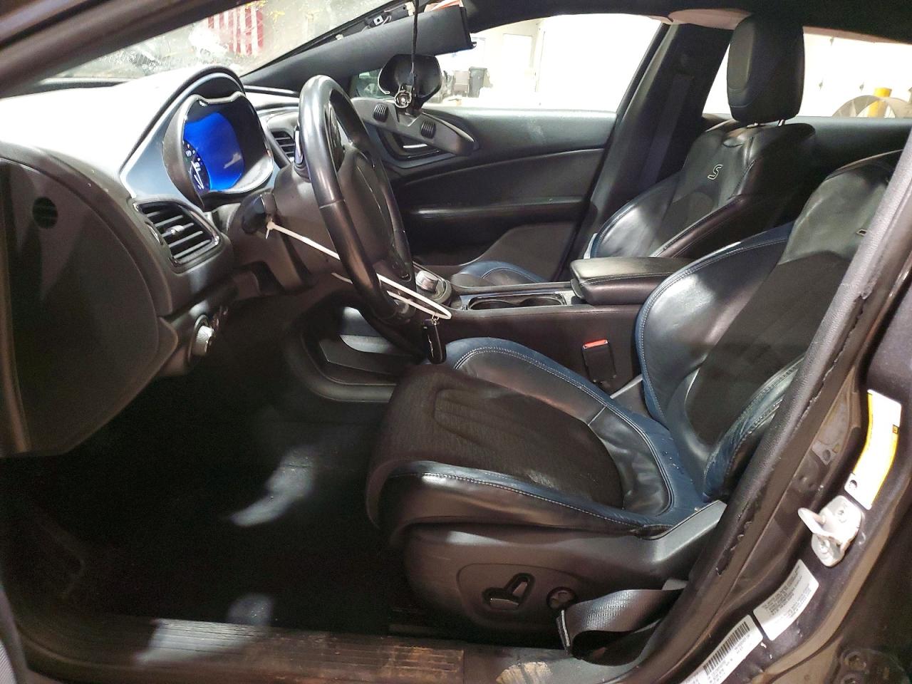 Chrysler 200 S