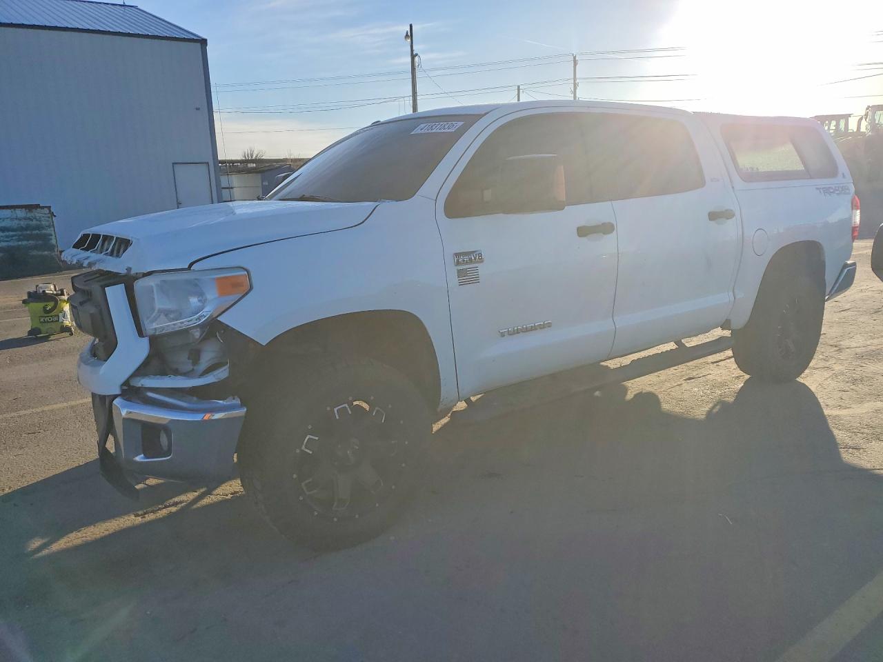 Salvage Toyota Tundra Image