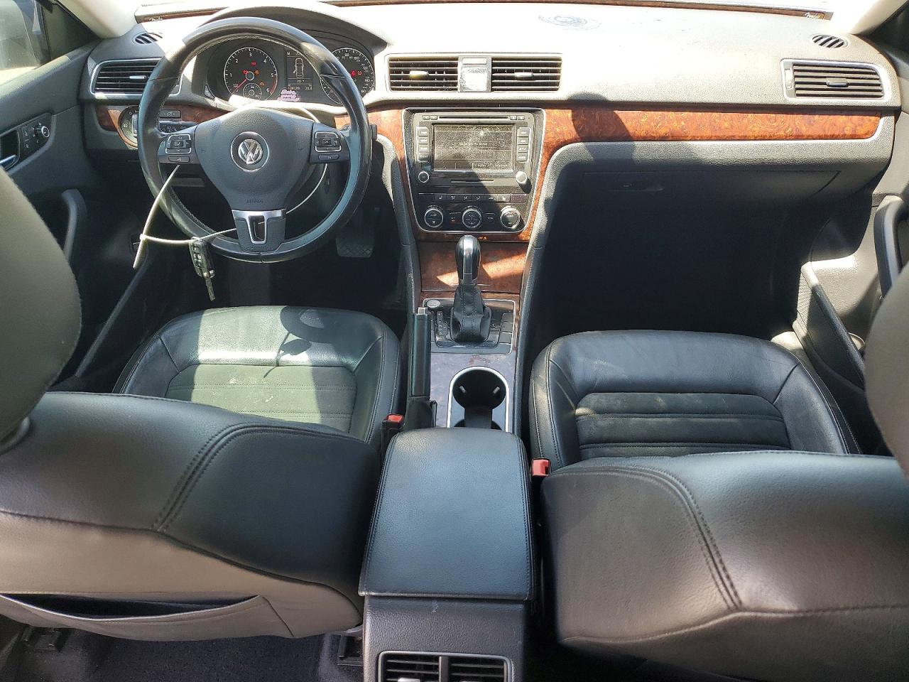Volkswagen Passat Sel
