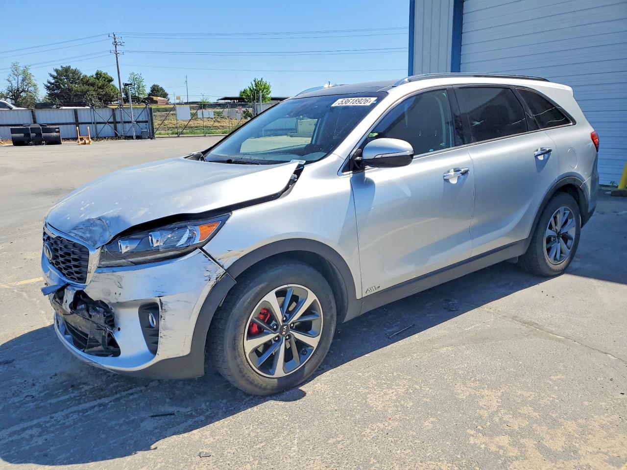 Salvage Kia Sorento Image