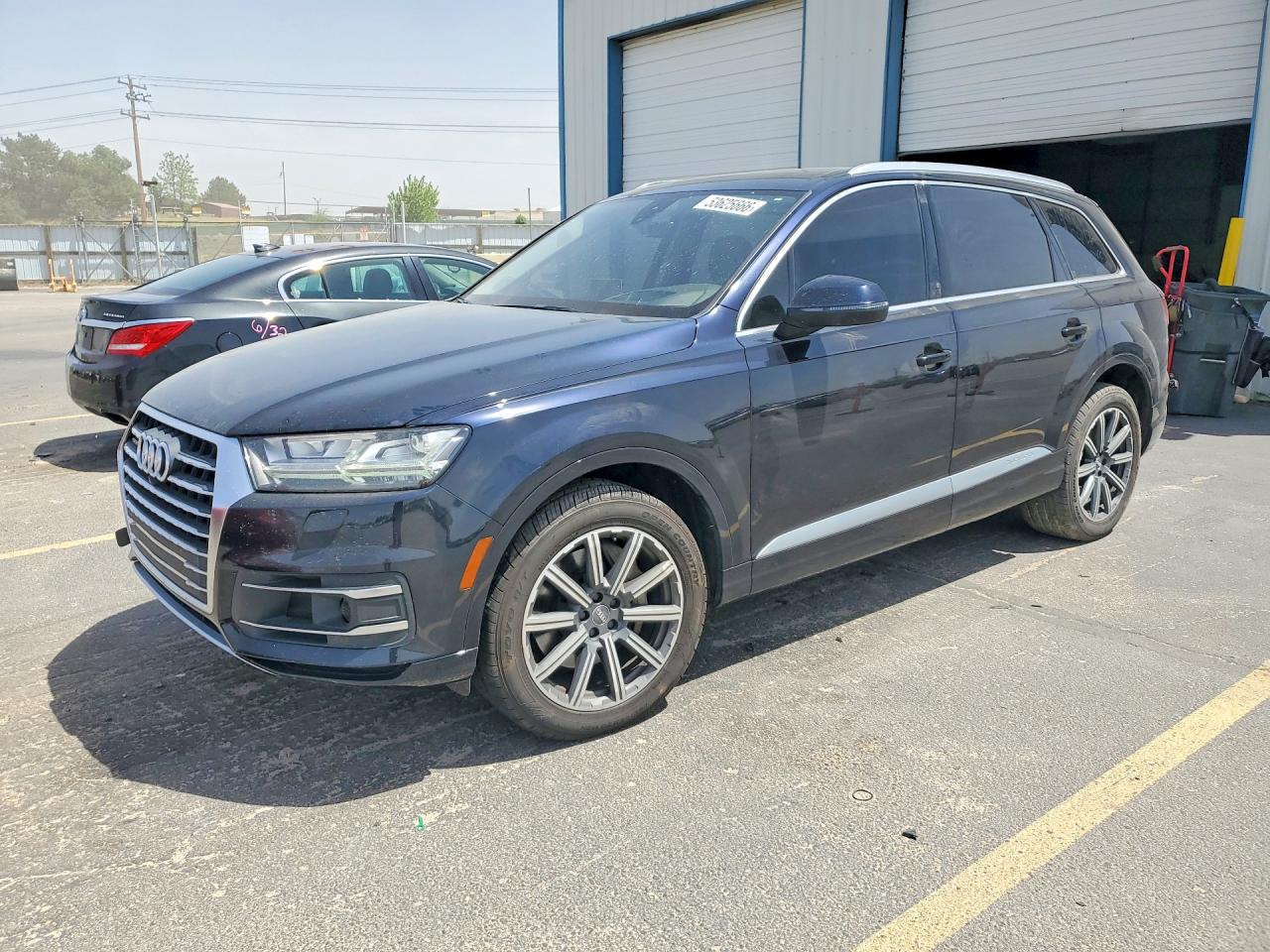 Salvage Audi Q7 Image