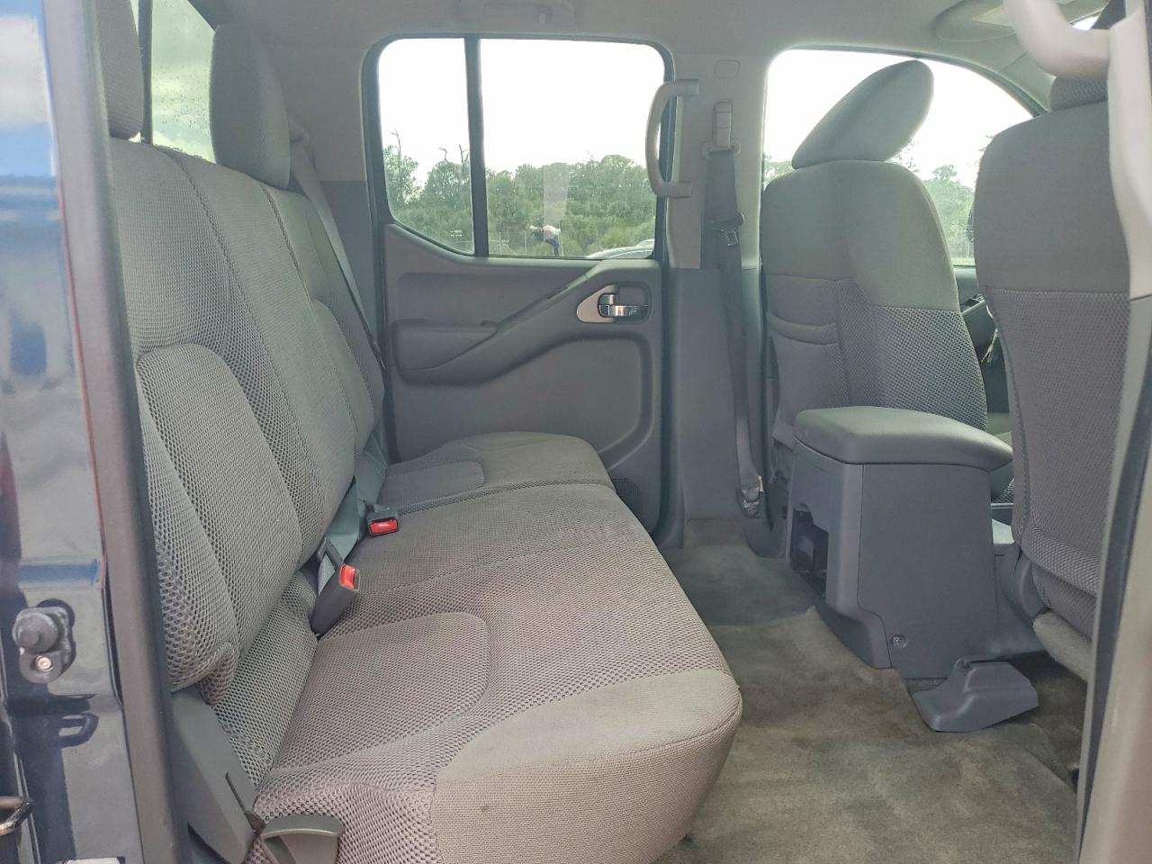 Nissan Frontier S