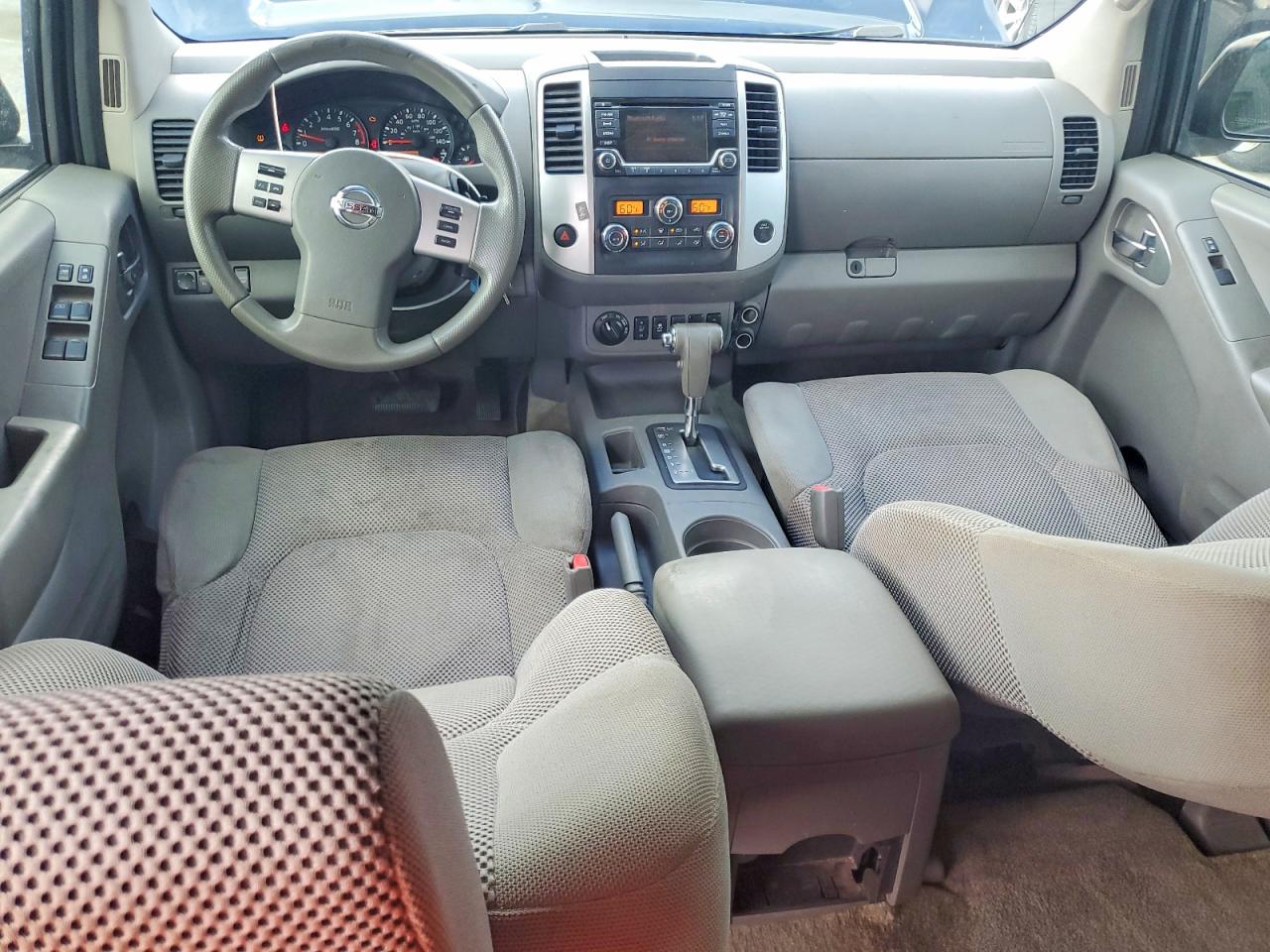 Nissan Frontier S