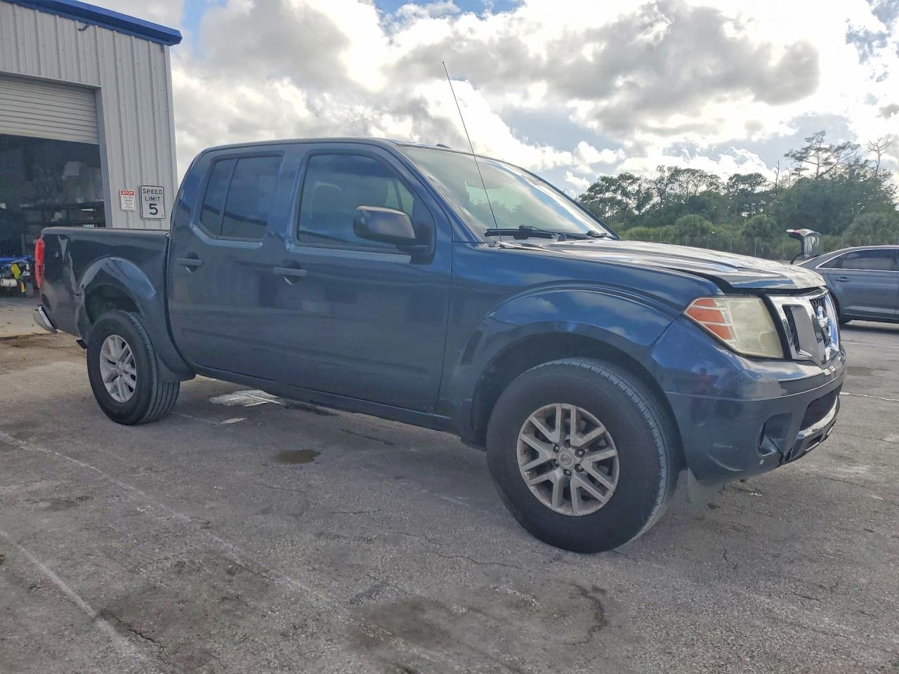 Nissan Frontier S
