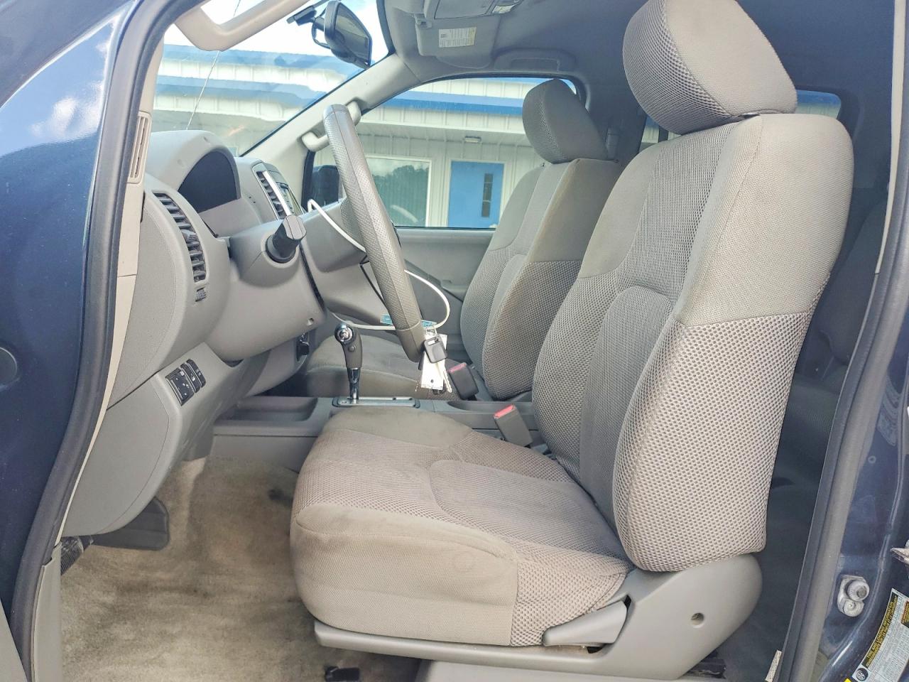 Nissan Frontier S