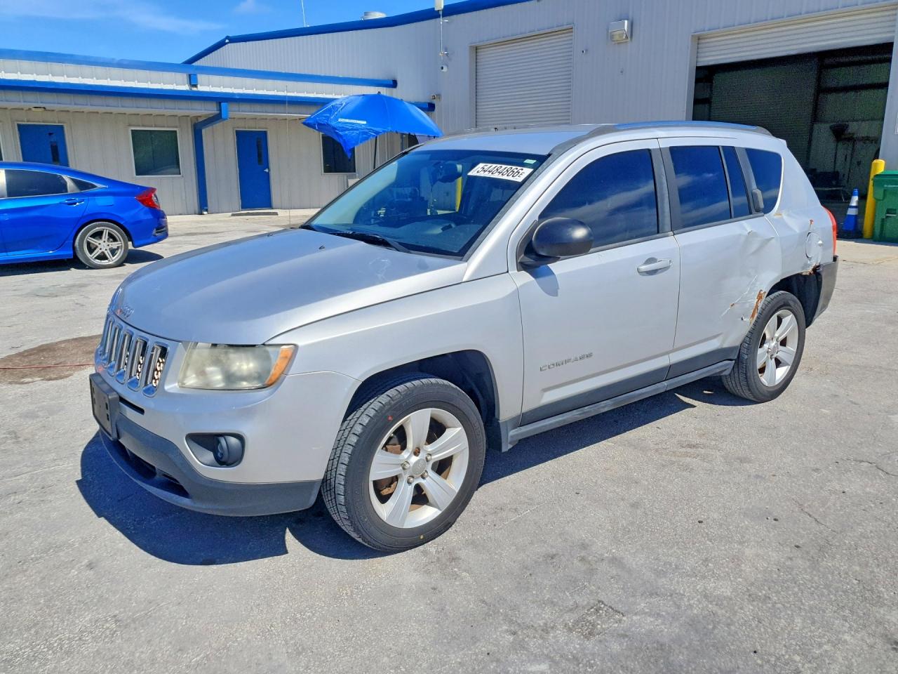 Salvage Jeep Compass Image