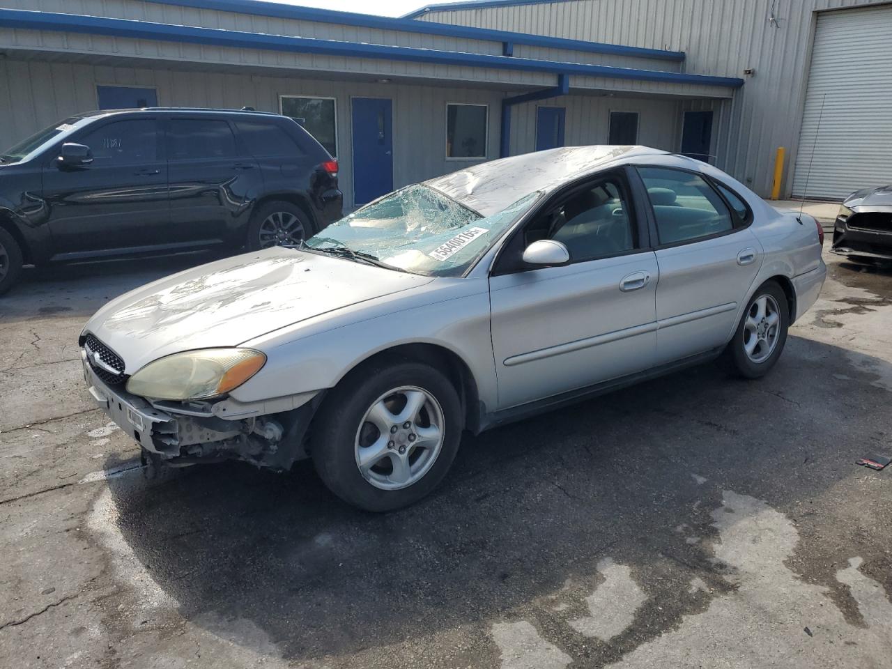 Salvage Ford Taurus Image