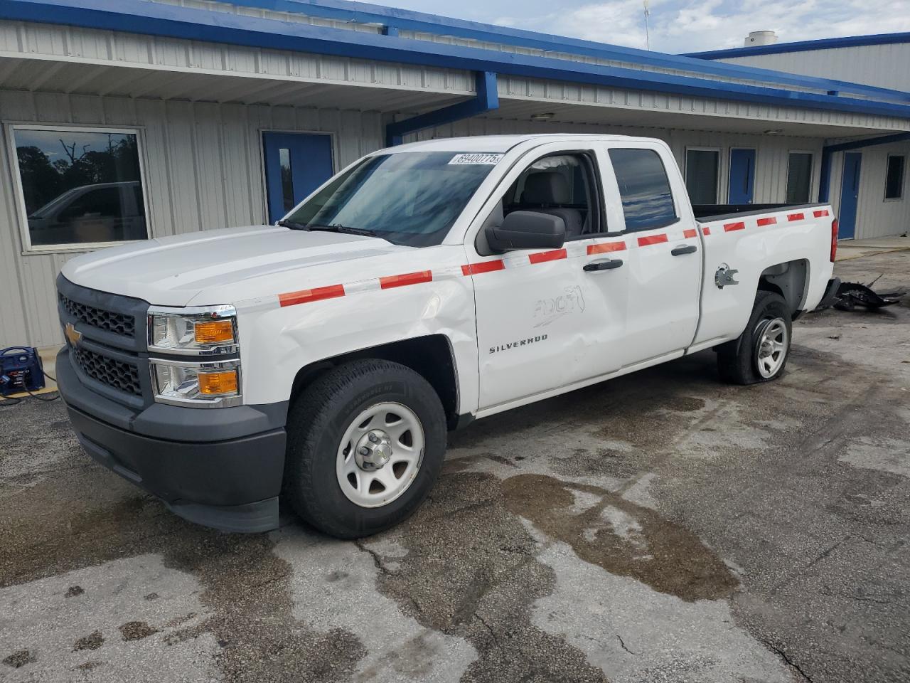 Salvage Chevrolet Silverado Image